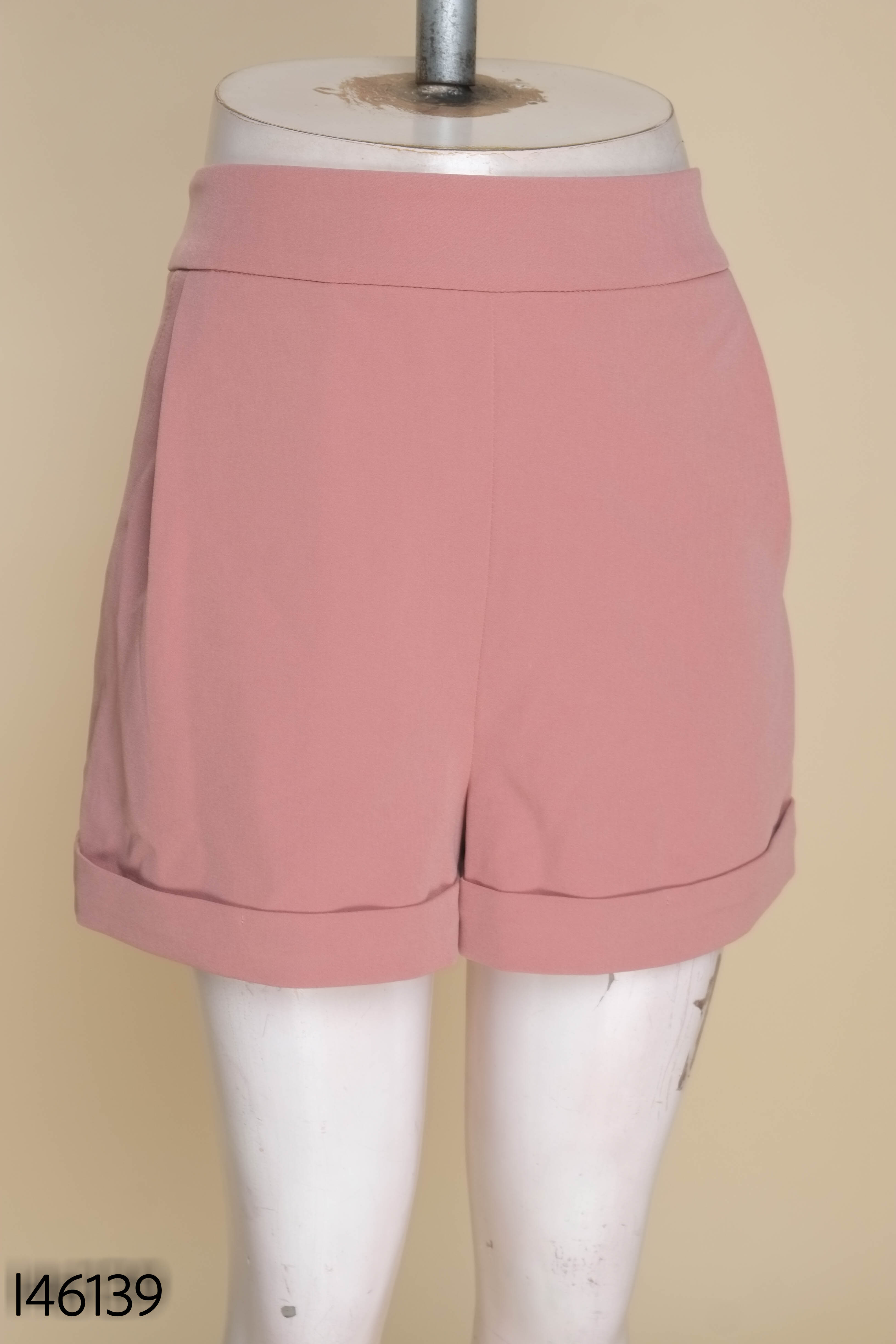 Quần shorts hồng HONG VIC