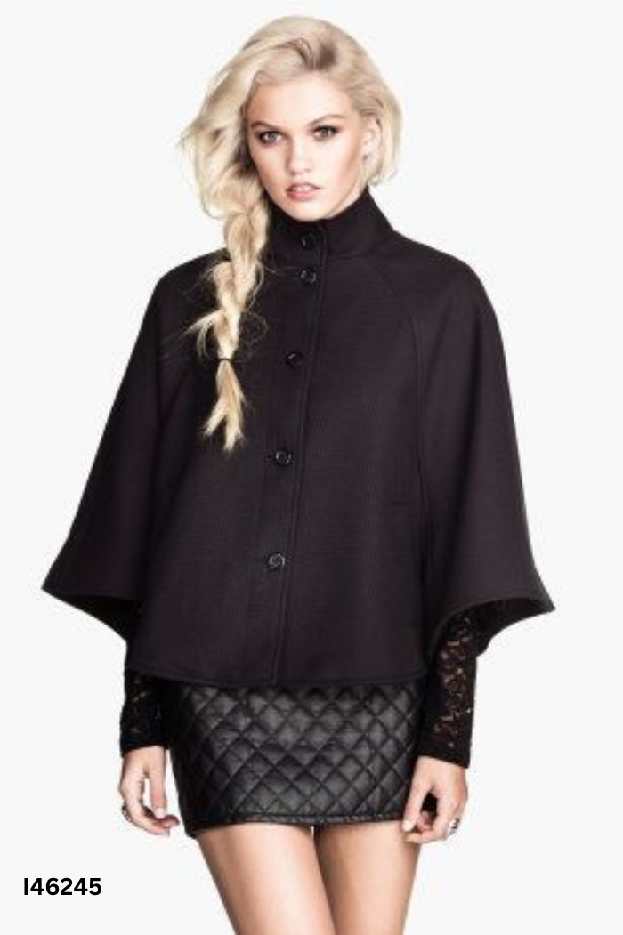 Áo cape HM đen phối cúc