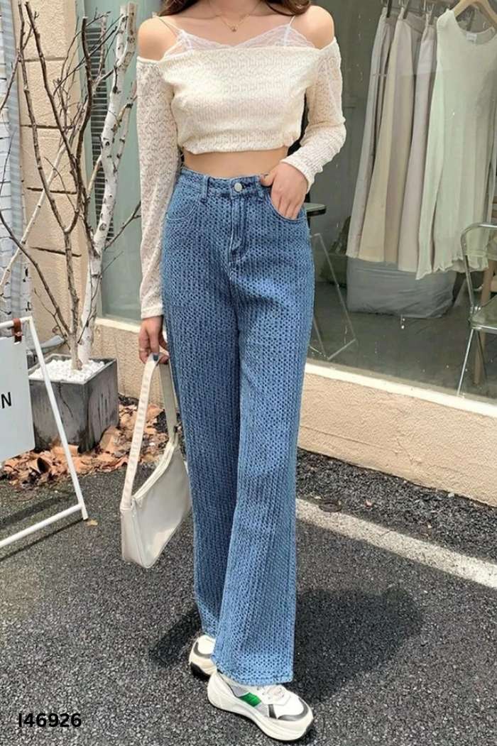 Quần jeans xanh họa tiết