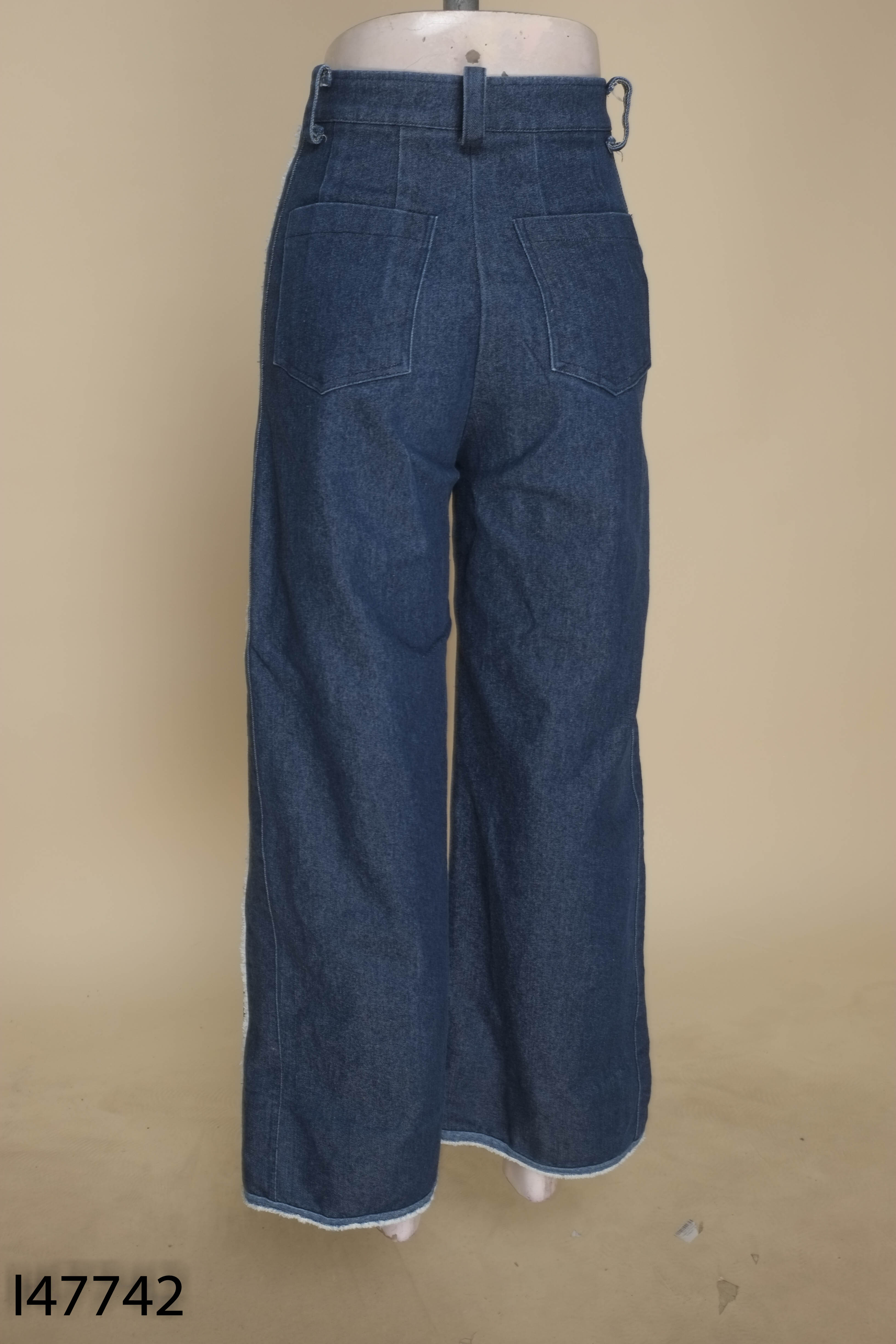 Quần jeans xanh SDAPOP họa tiết