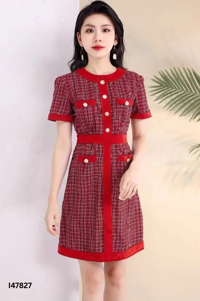 Váy dạ đỏ cúc ngọc