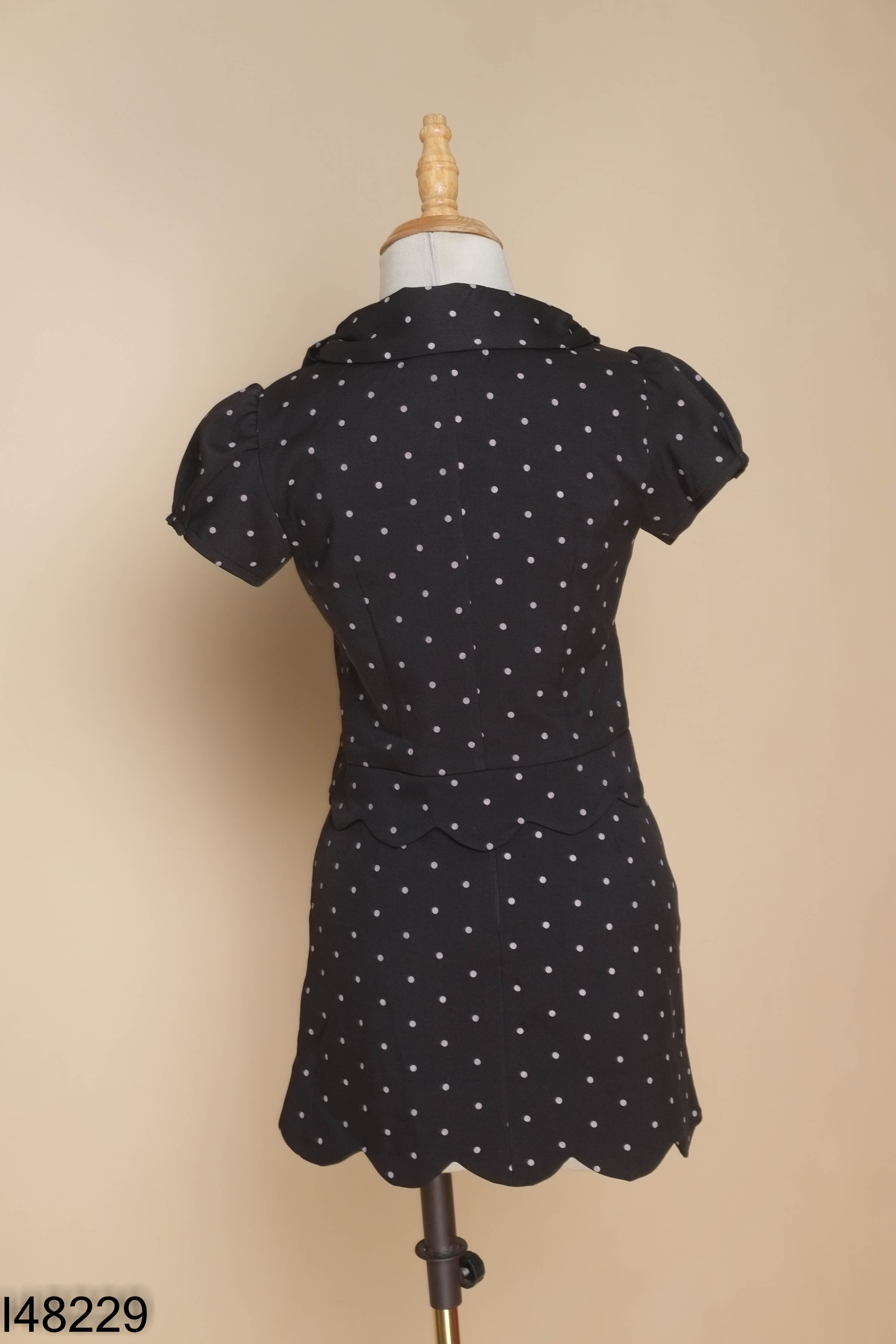 Set CHARM BY TEA đen chấm bi áo kiểu + chân váy