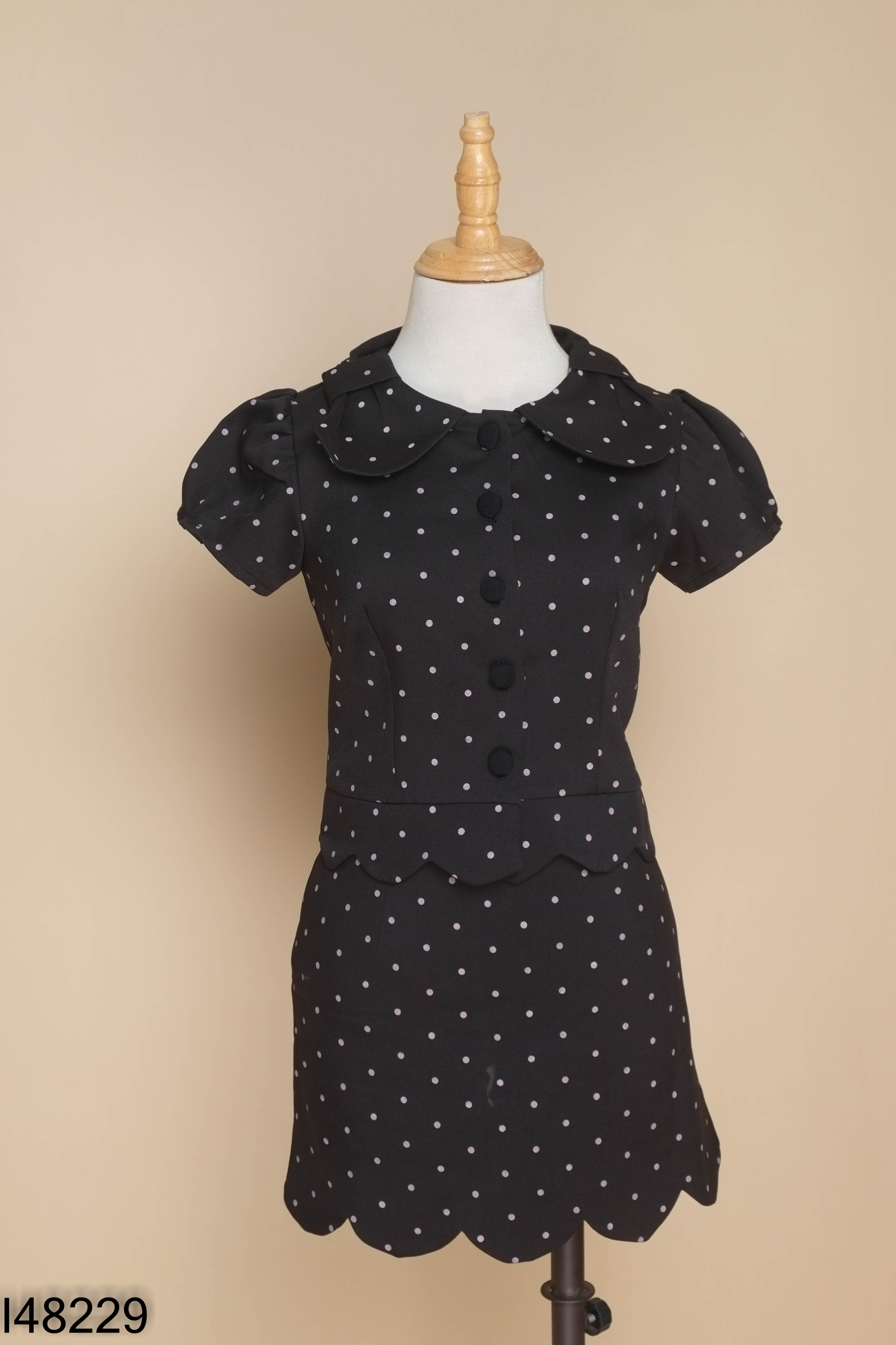 Set CHARM BY TEA đen chấm bi áo kiểu + chân váy