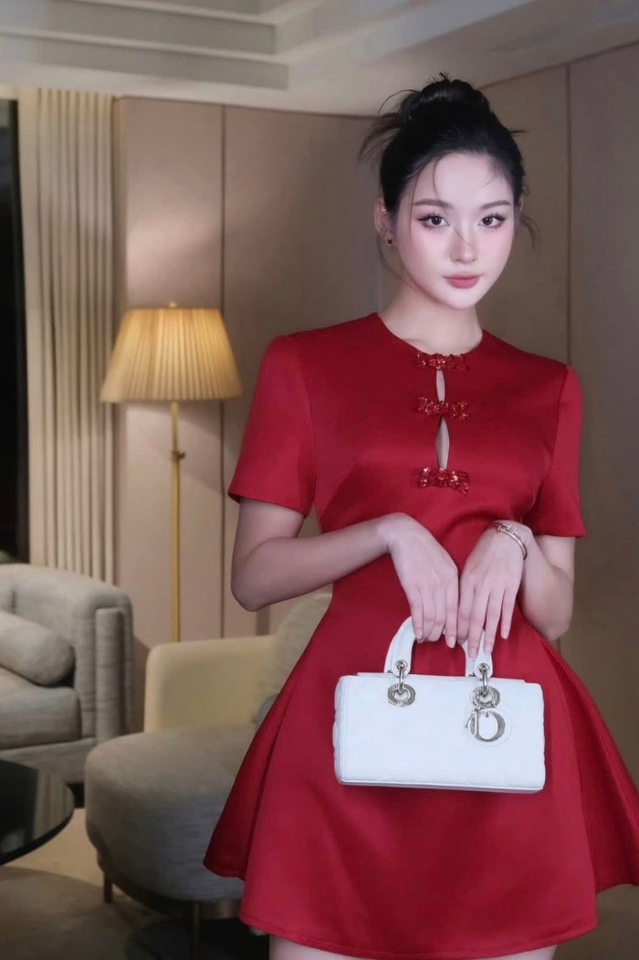 Váy CHOUCHOU đỏ đính nơ