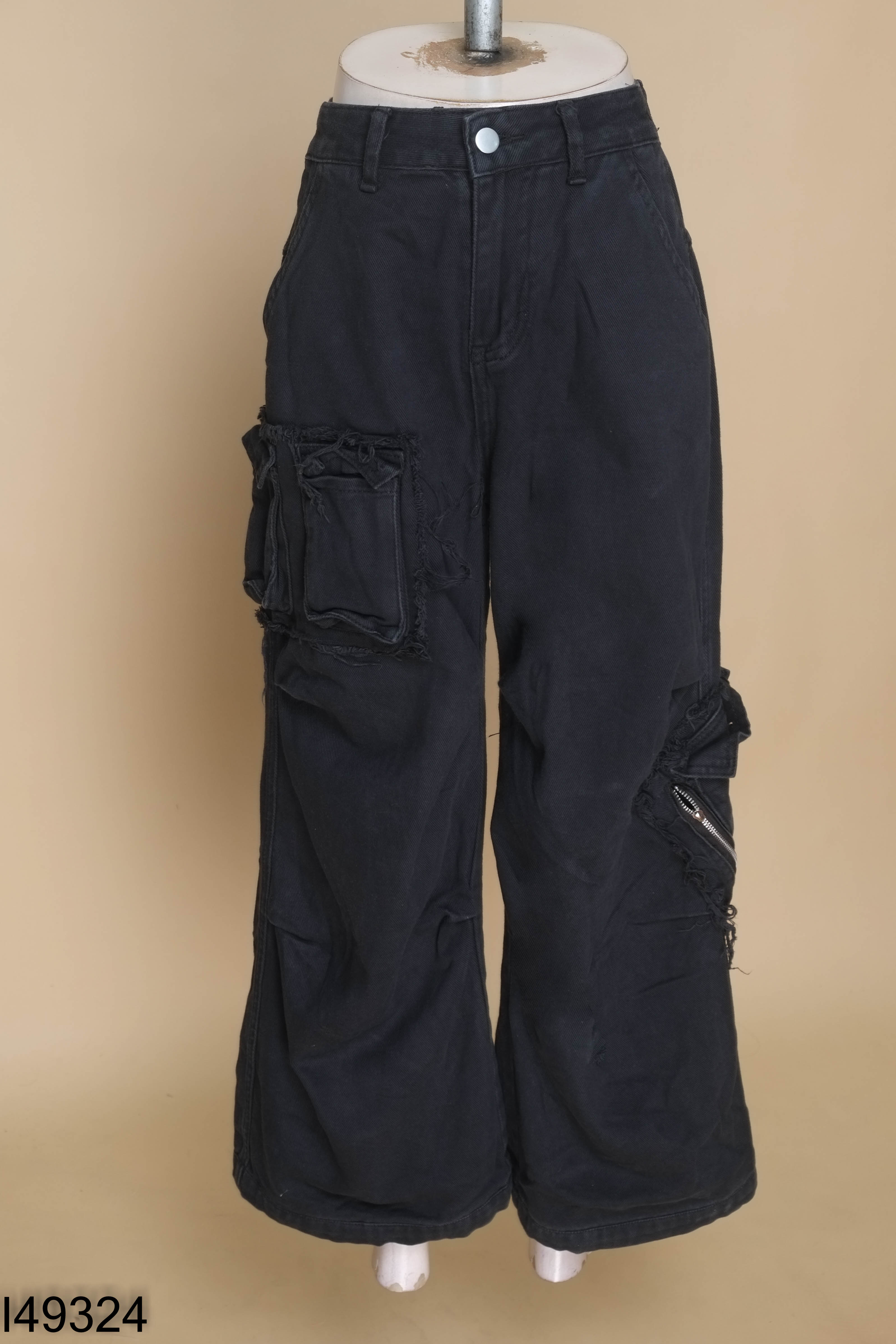 Quần jeans đen túi hộp