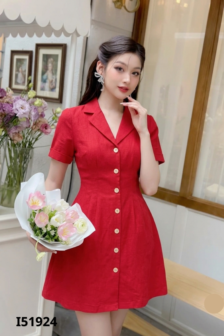 Váy đỏ trơn cổ vest phối cúc