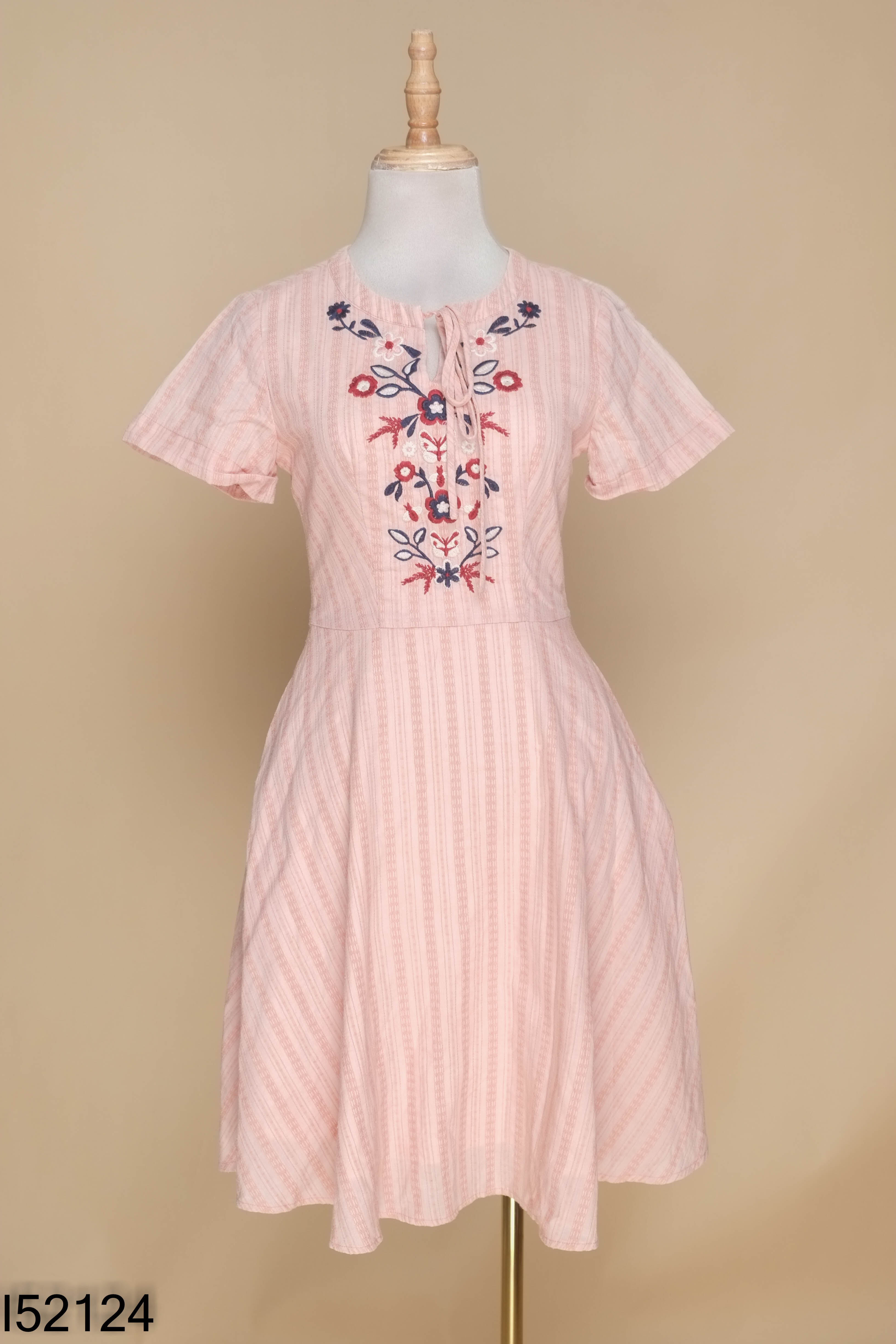 Váy hồng ADORE DRESS thêu hoa
