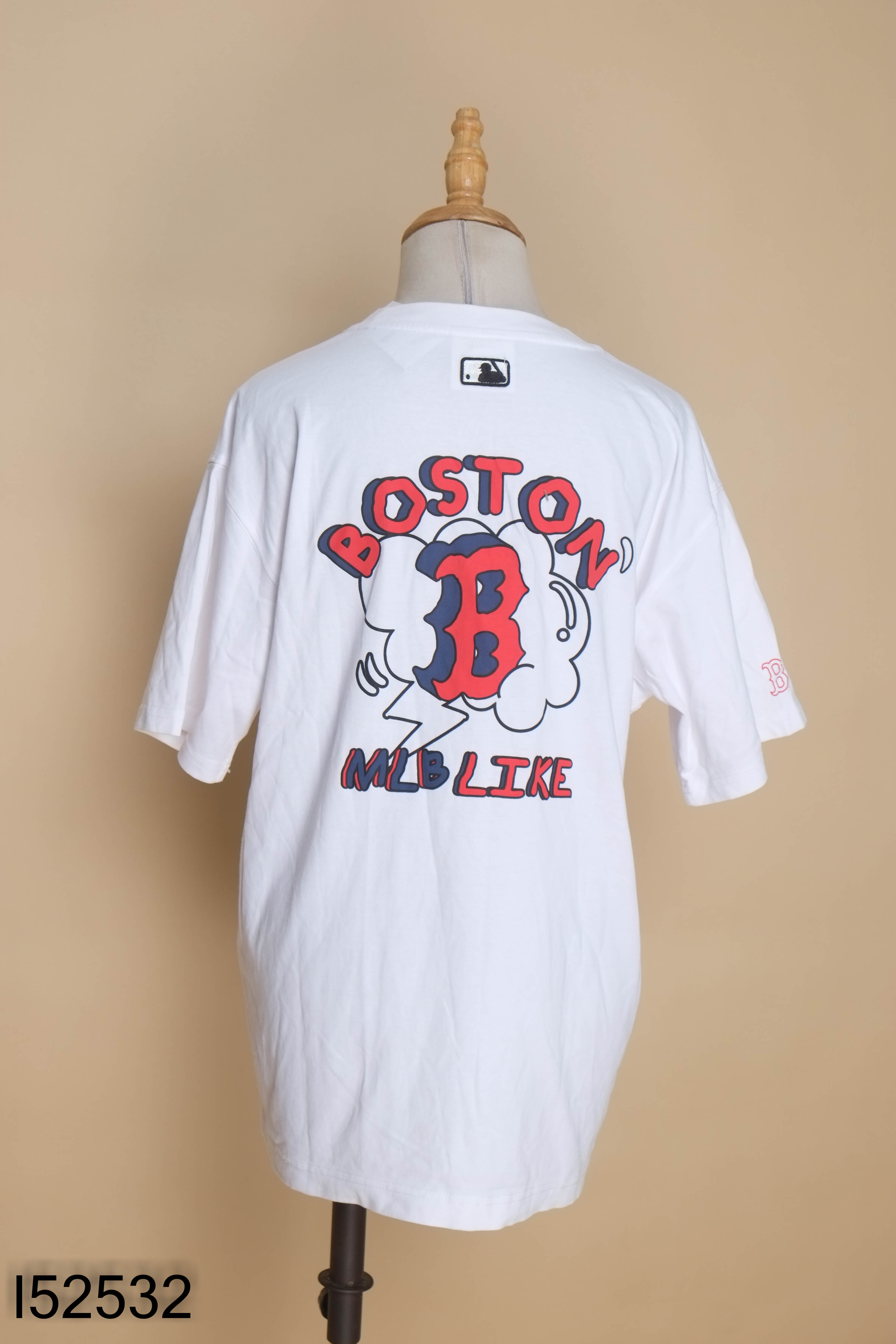 Áo trắng MLB in chữ