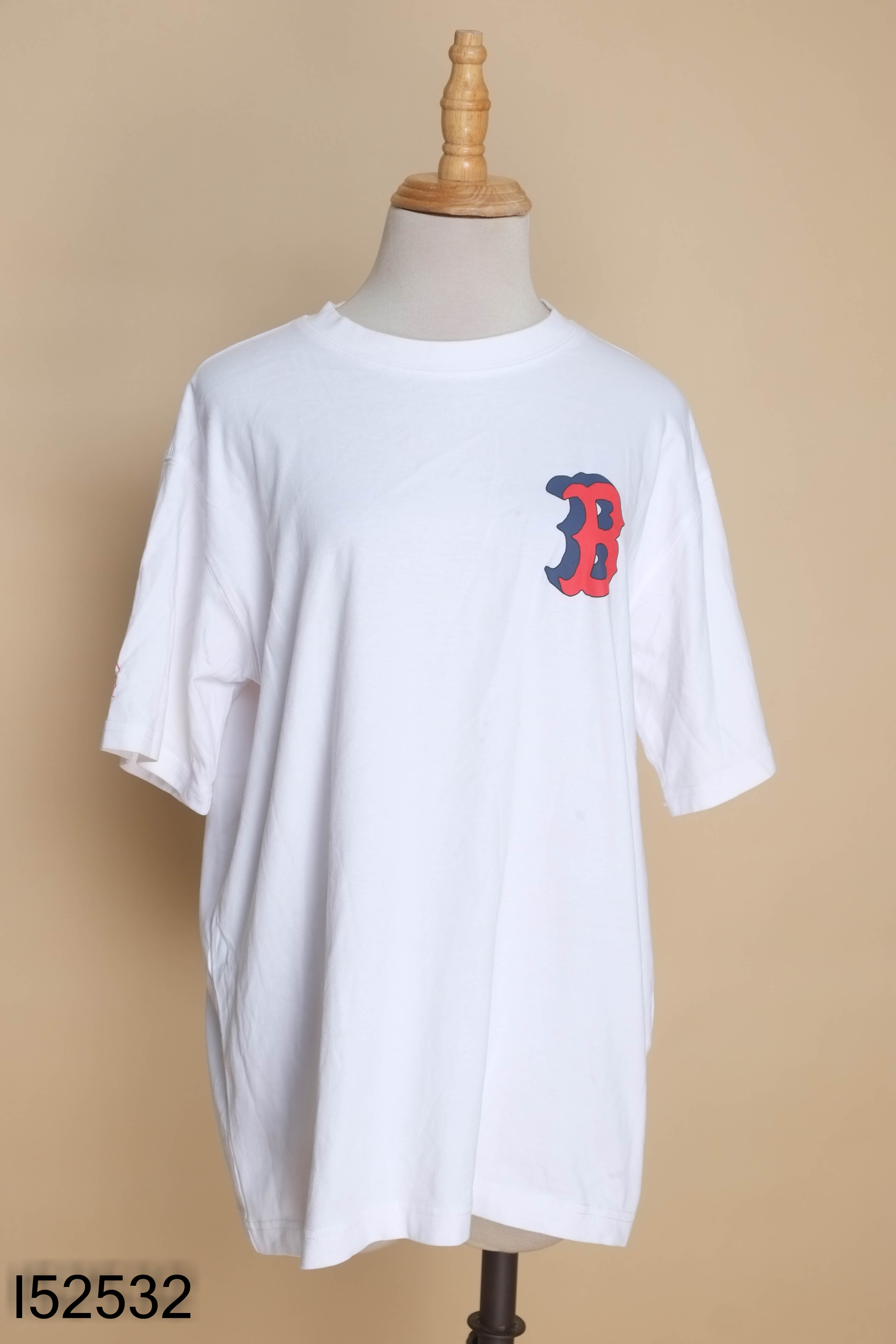 Áo trắng MLB in chữ