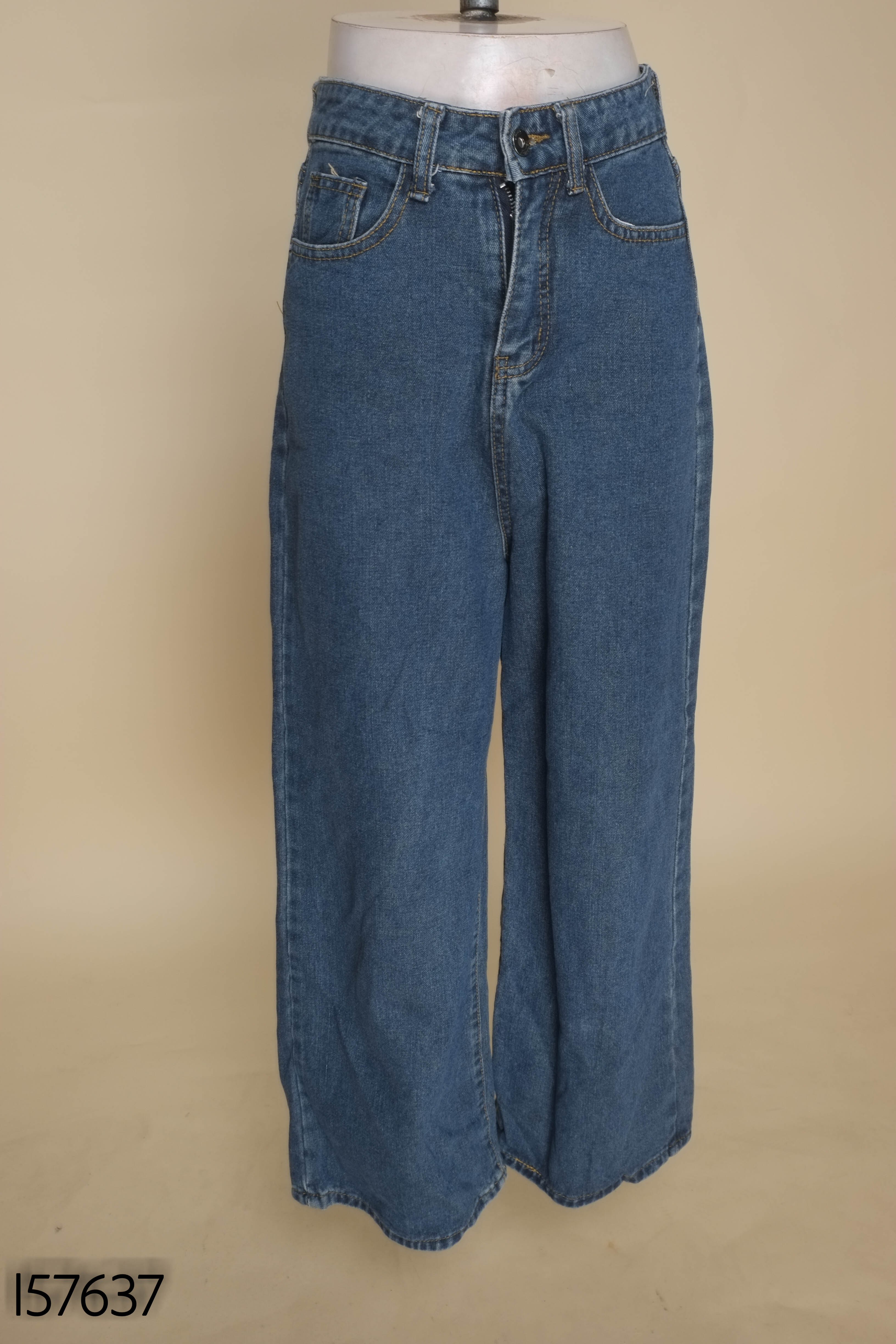 Quần jeans xanh trơn ống rộng