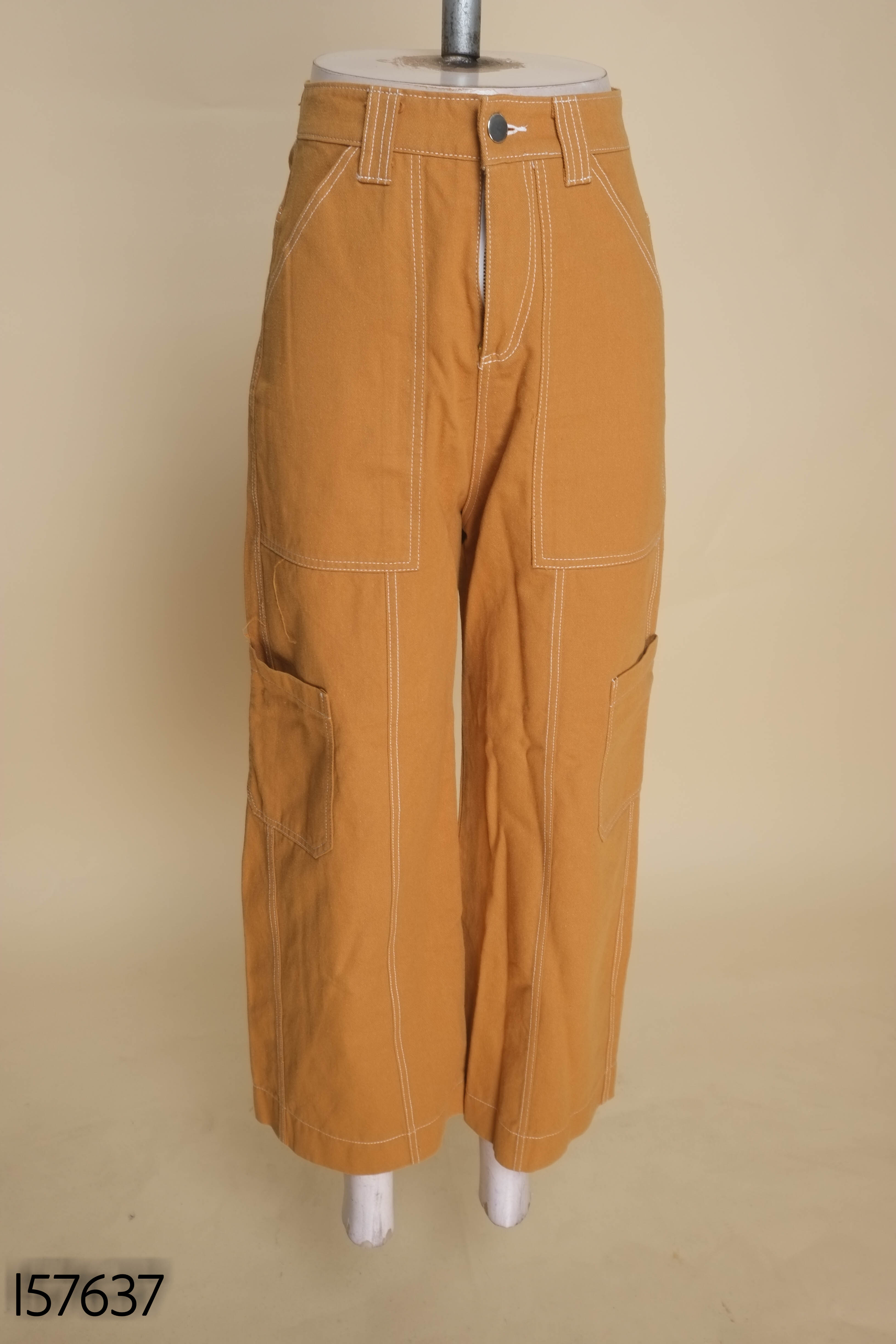 Quần jeans nâu túi hộp