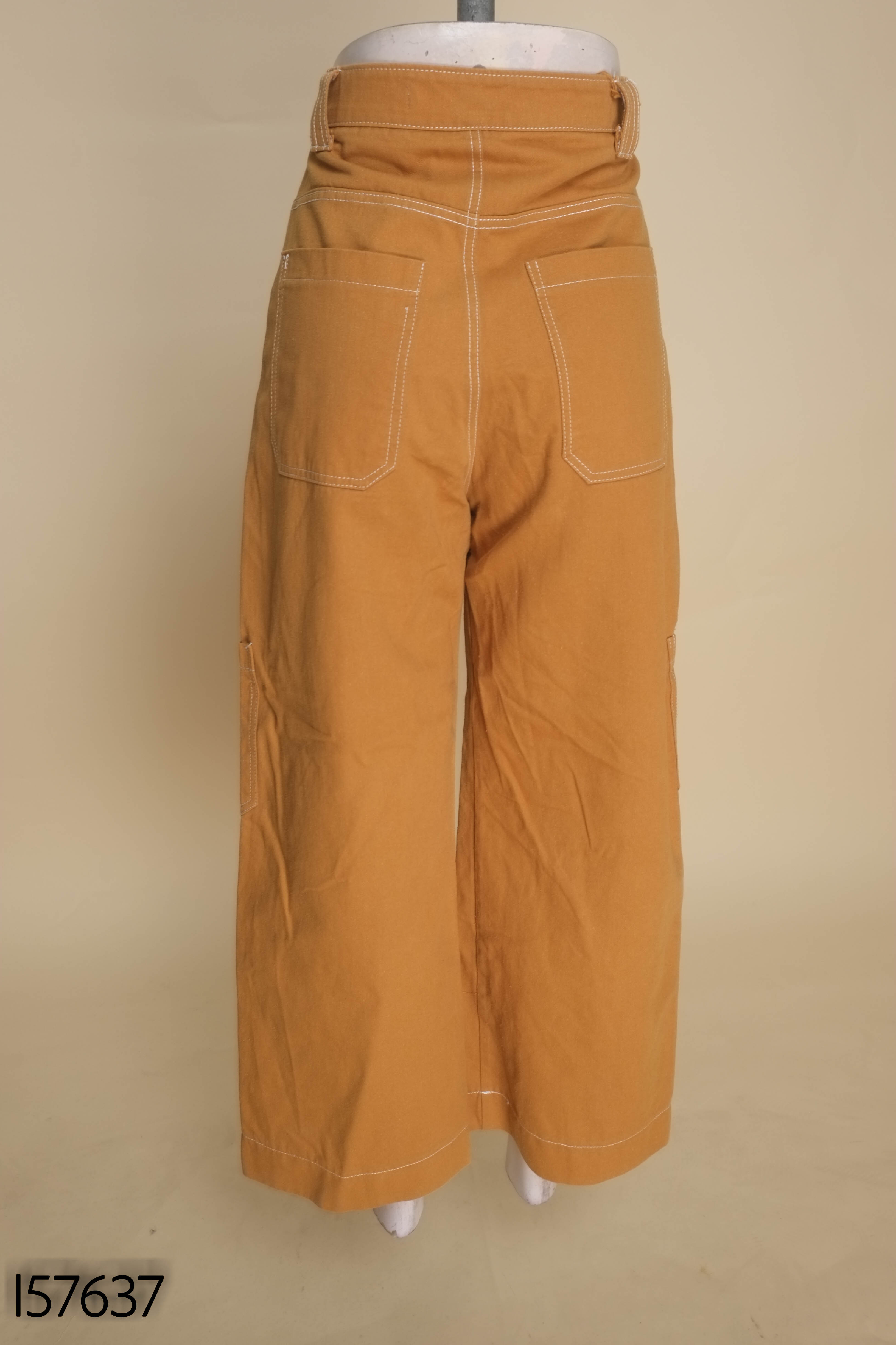 Quần jeans nâu túi hộp