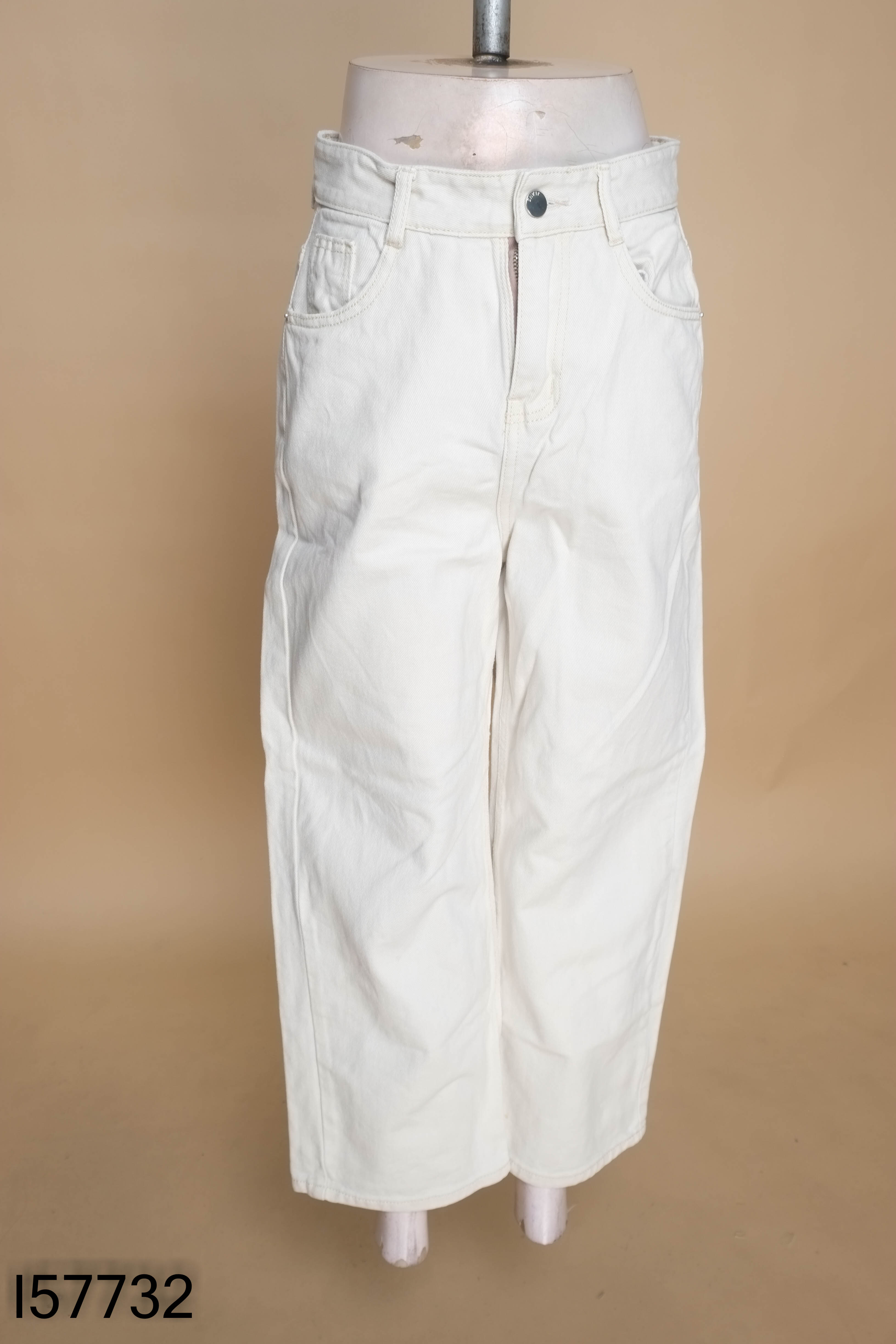 Quần jeans be suông THE QUẠO