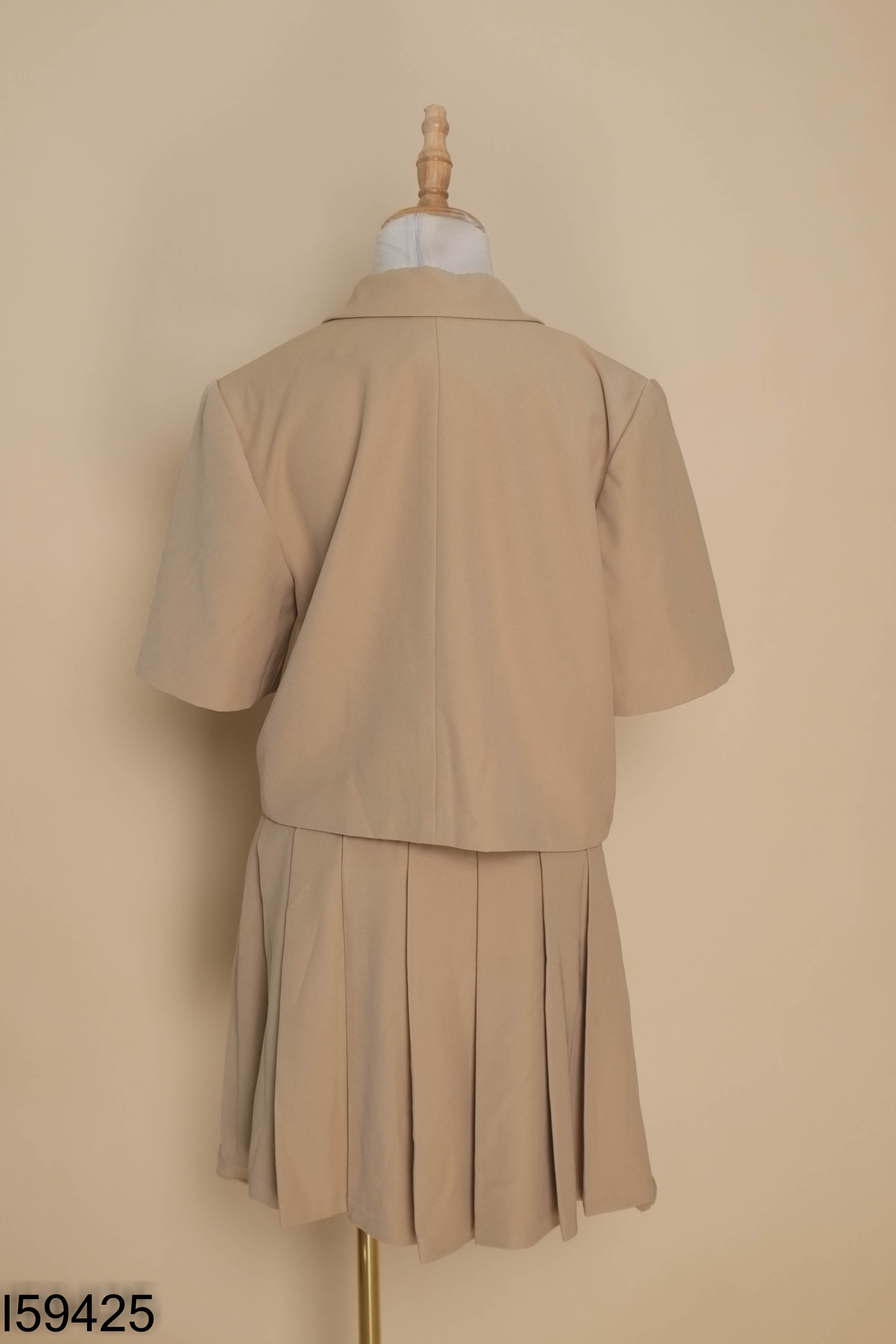 Set NKN nâu áo khoác croptop+ chân váy