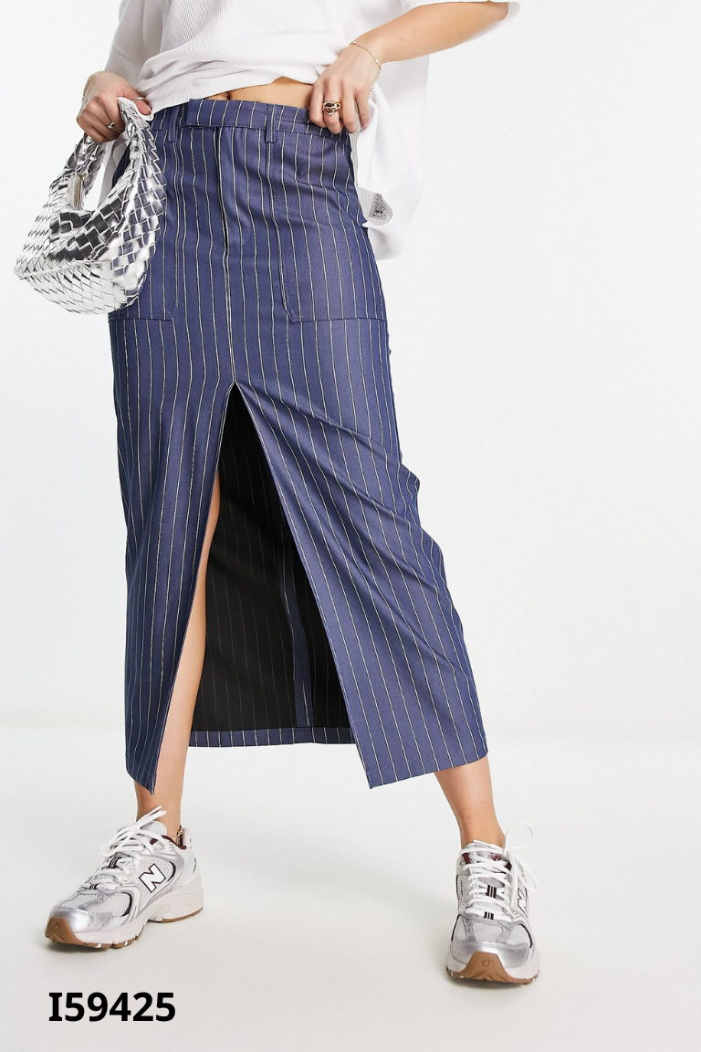 Chân váy BERSHKA xanh sọc trắng
