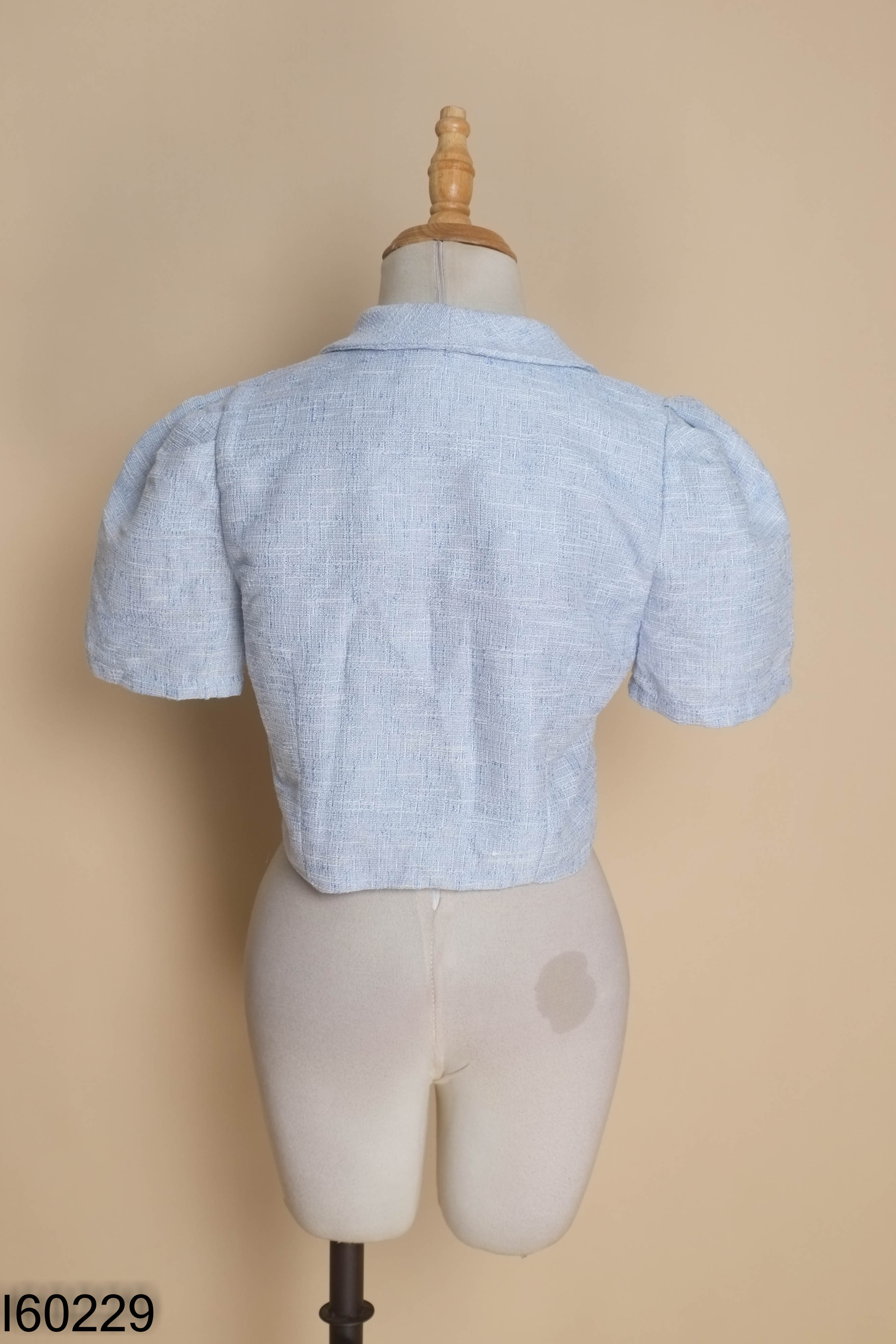 Áo xanh kẻ croptop