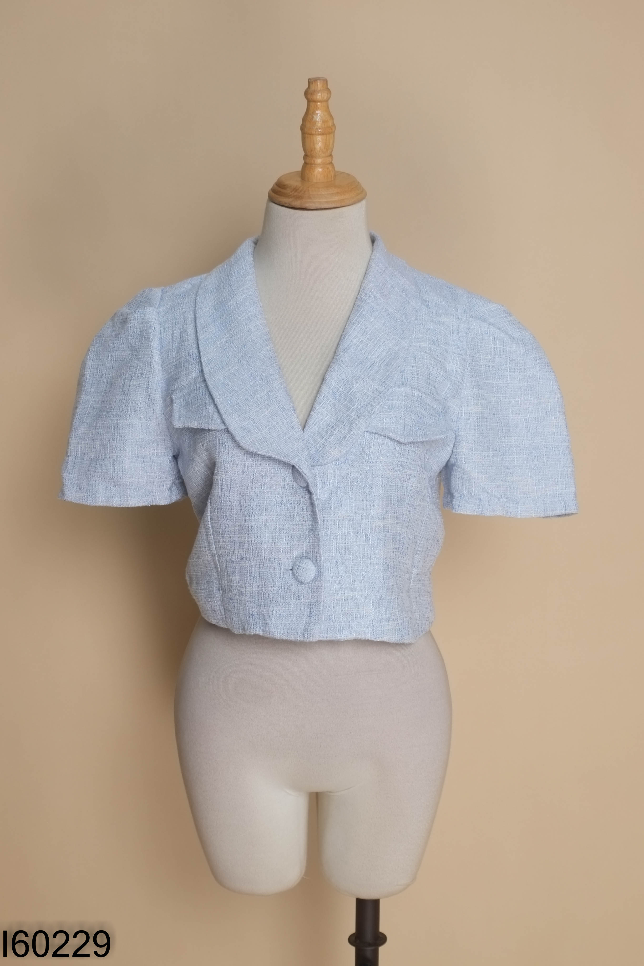 Áo xanh kẻ croptop
