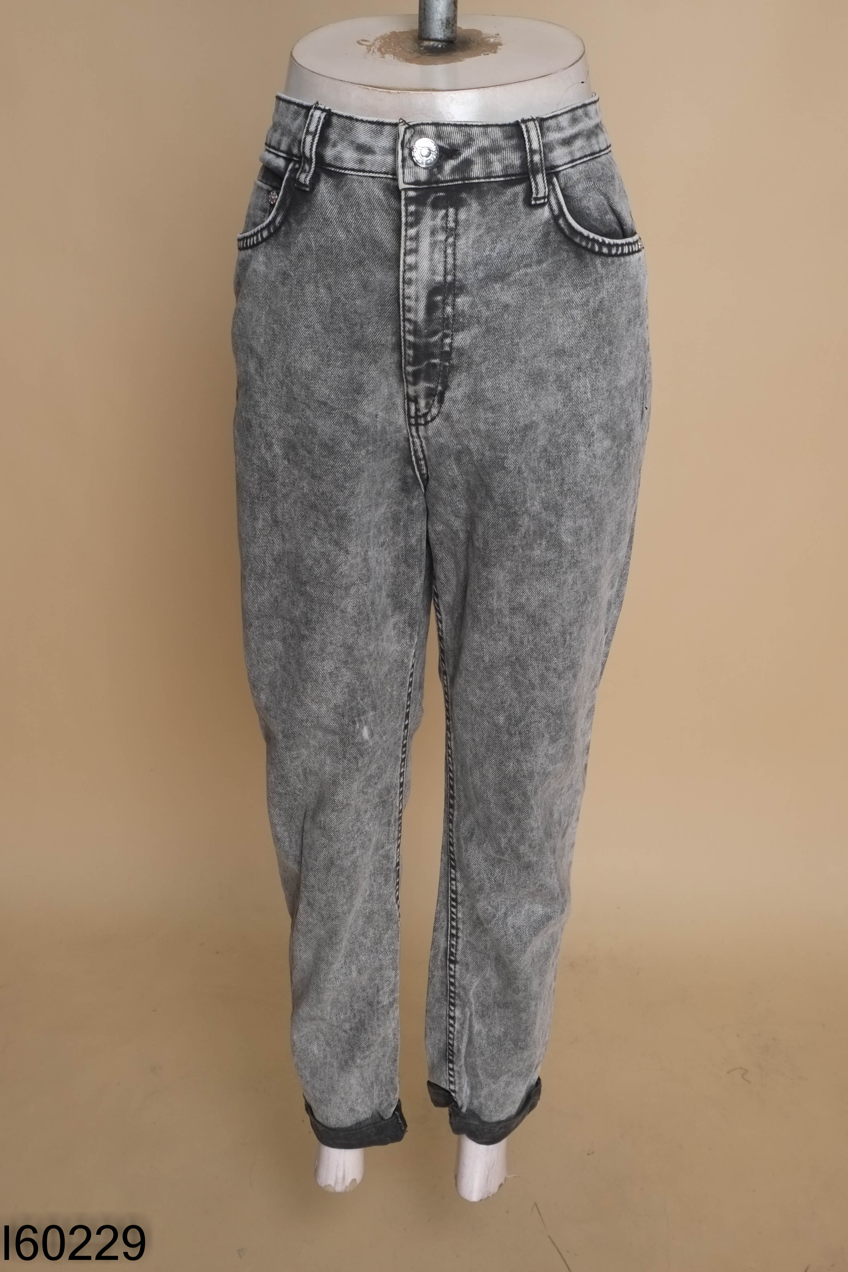 Quần jeans BERSHKA xám trơn
