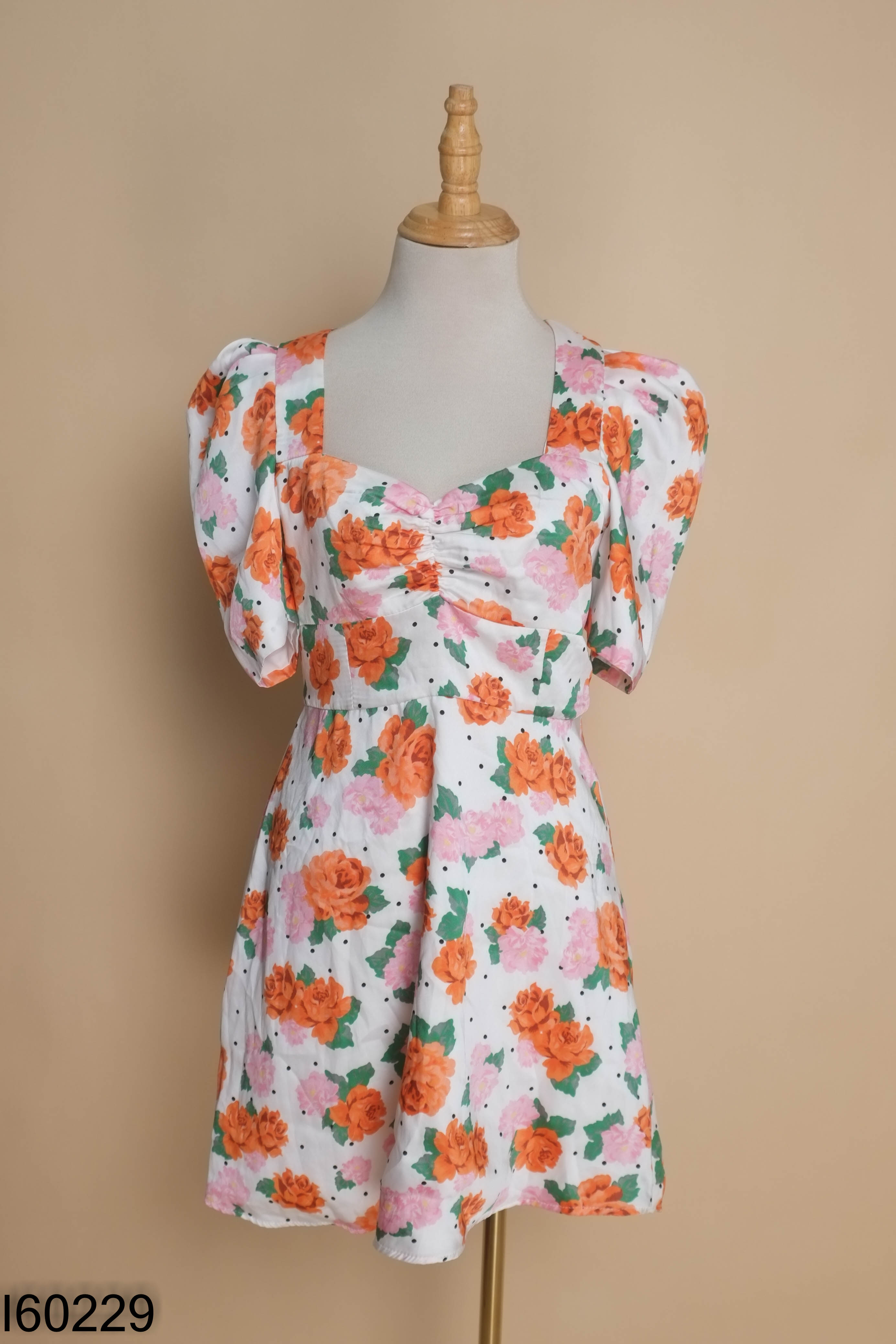 Váy trắng hoa ZARA