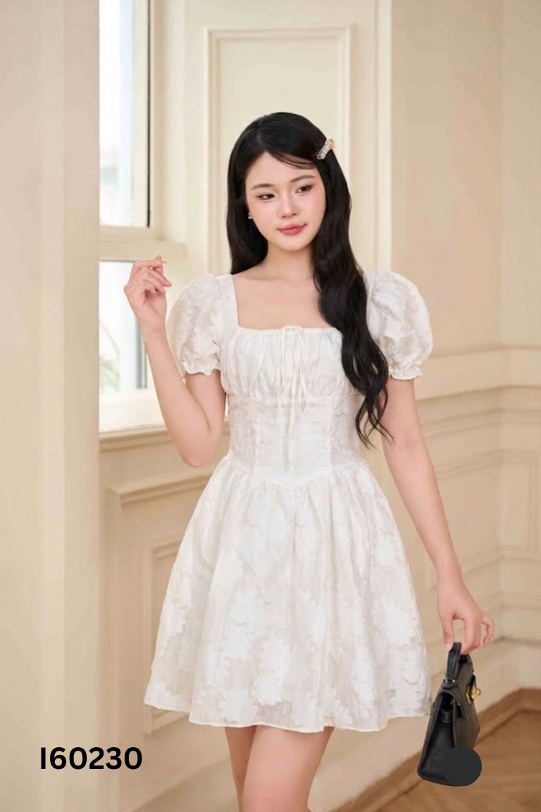 Váy be cổ vuông họa tiết