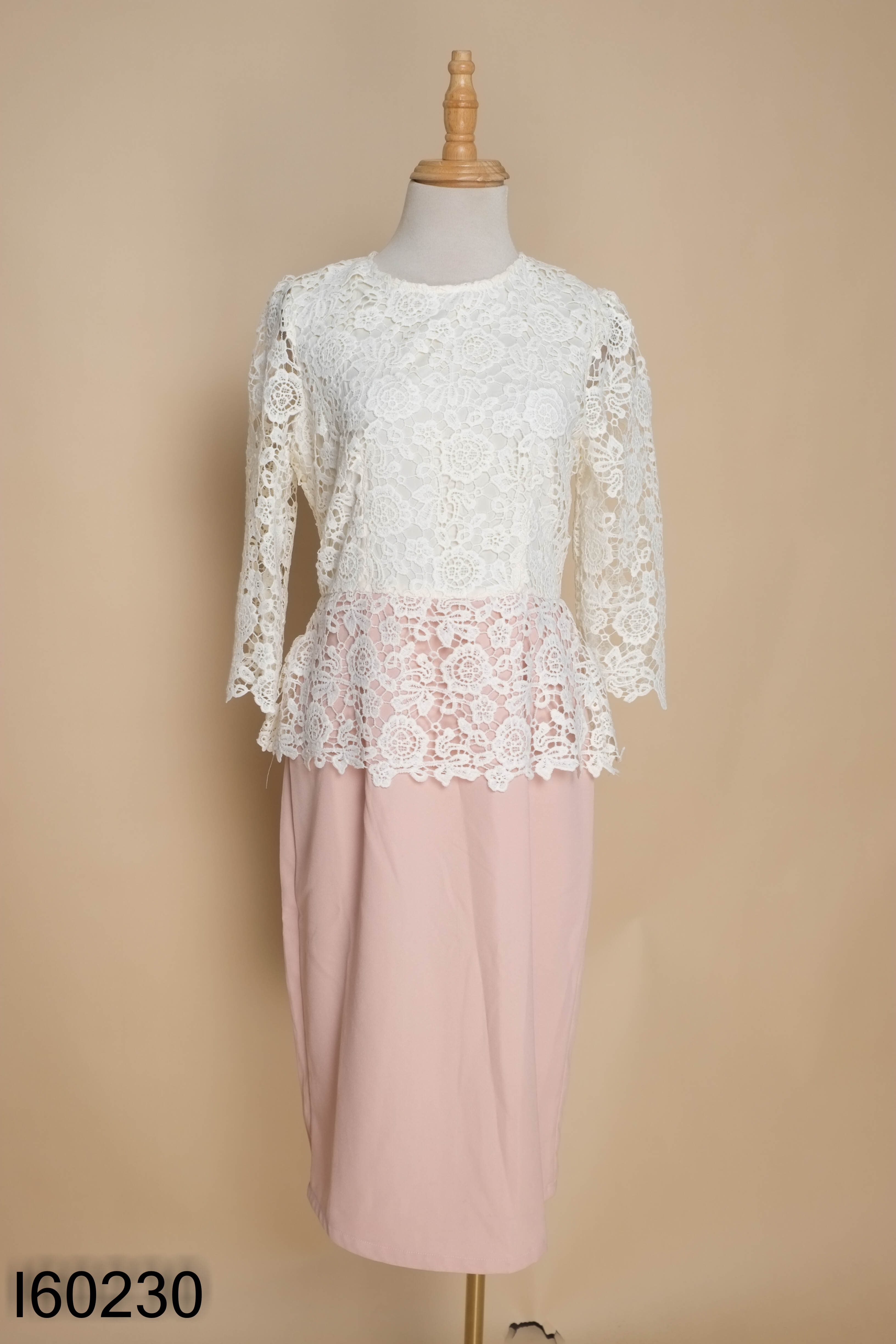 Váy be HOANG HUONG phối ren
