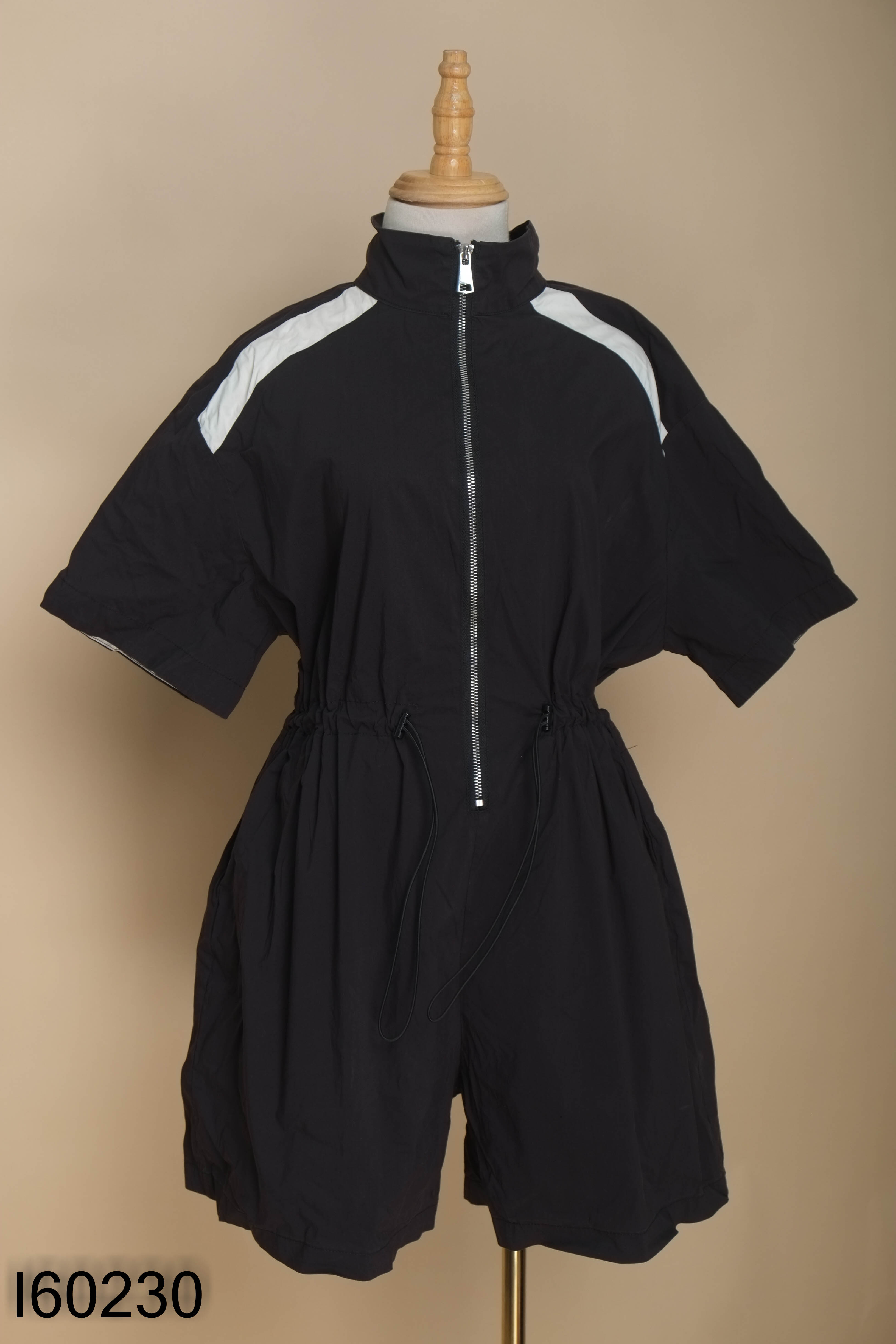Jumpsuit đen chun eo