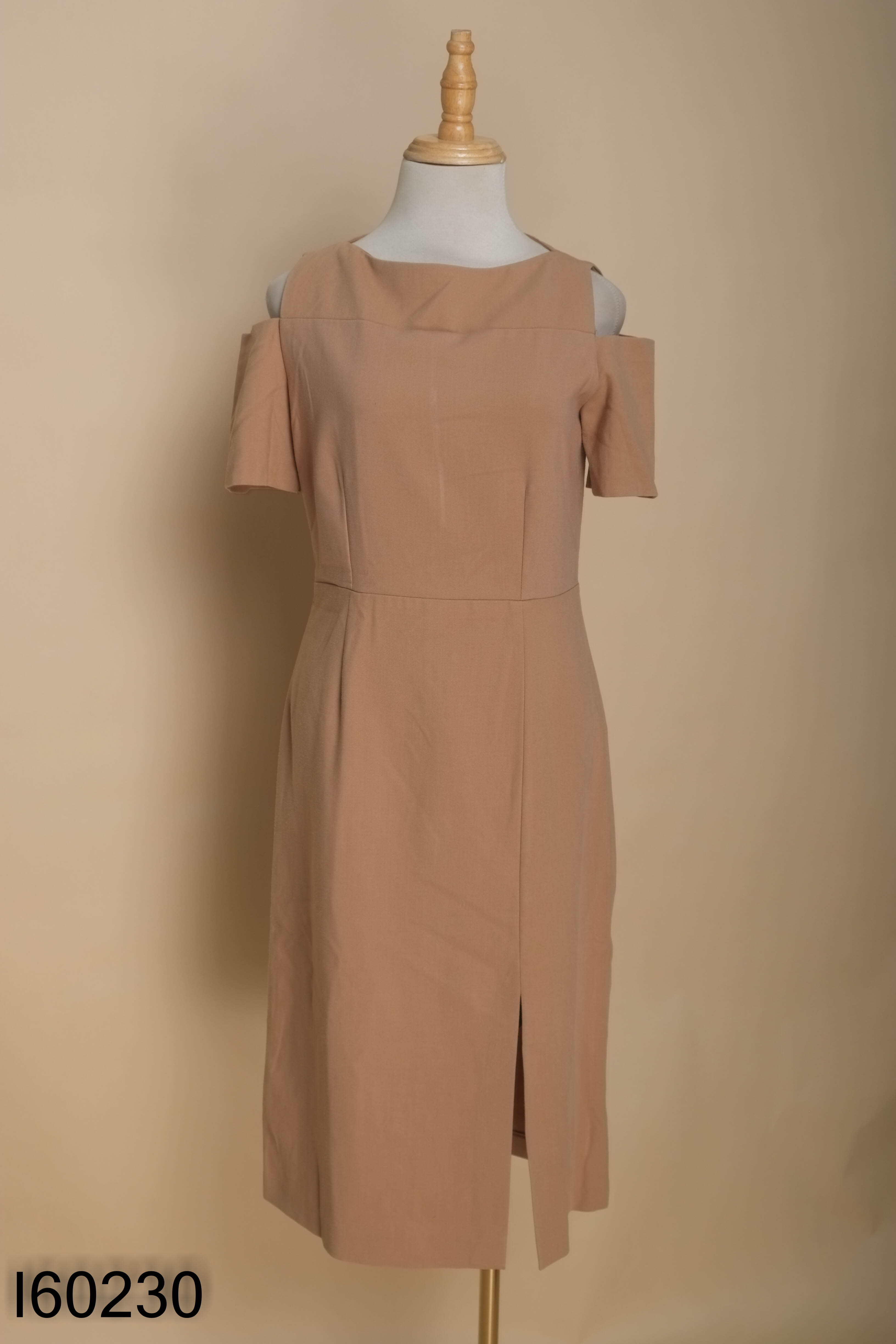 Váy TNK COLLECTION nâu hở vai