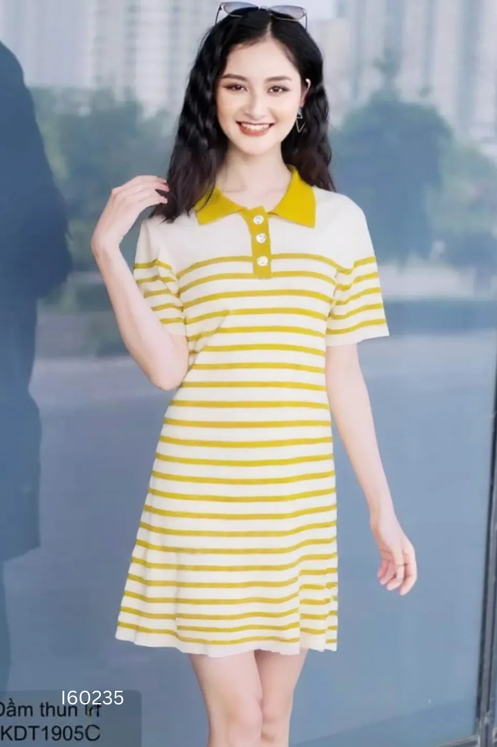 Váy be phối sọc xanh