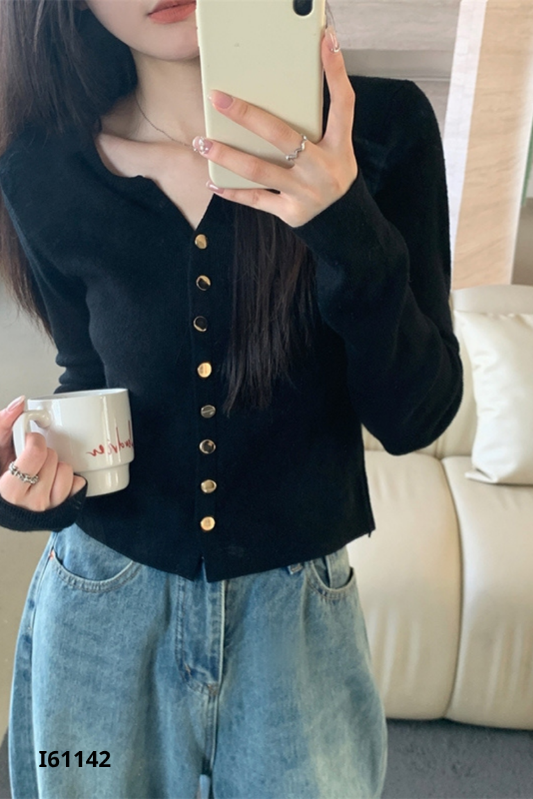 Cardigan len đen cúc