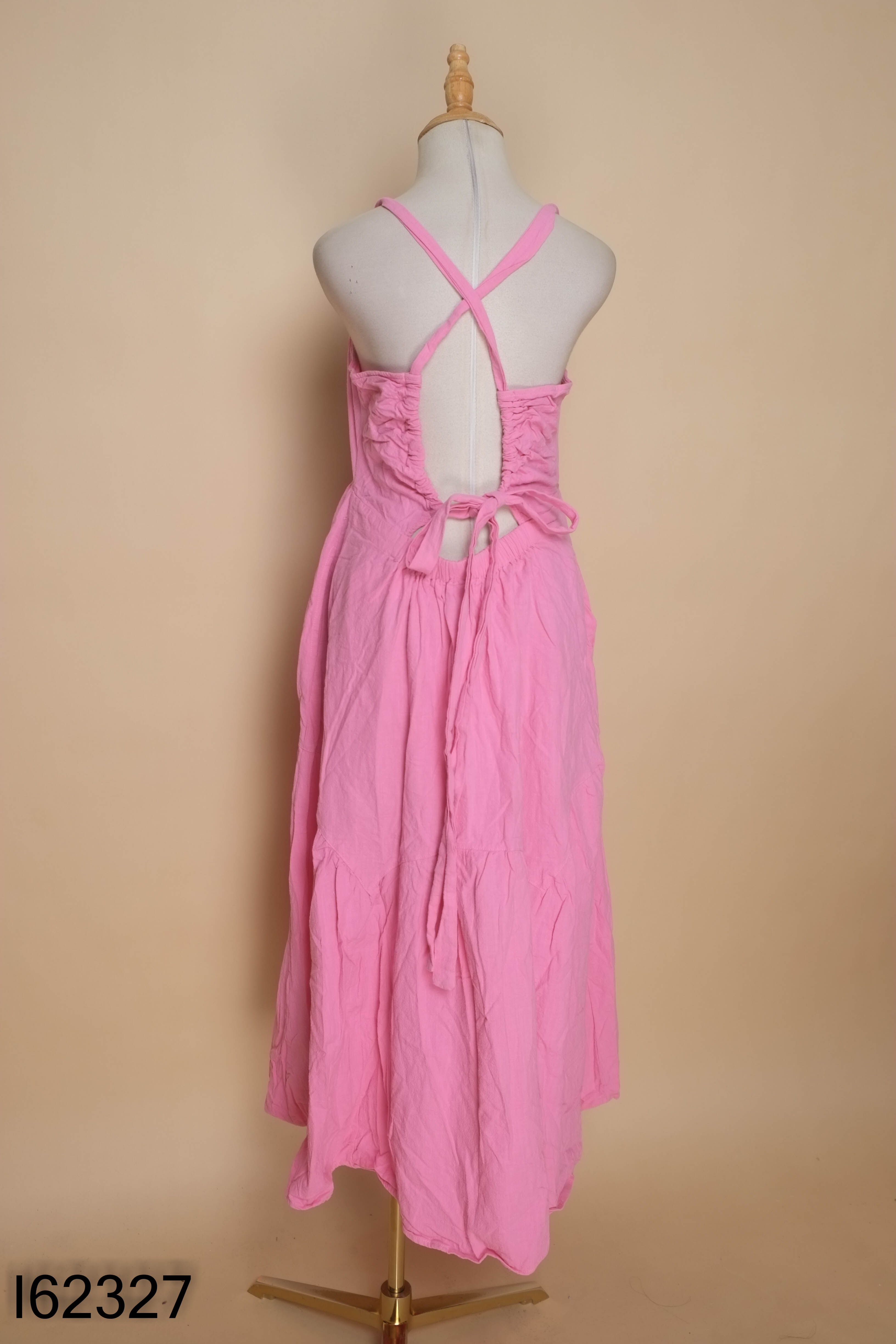 Váy linen hồng cut lưng
