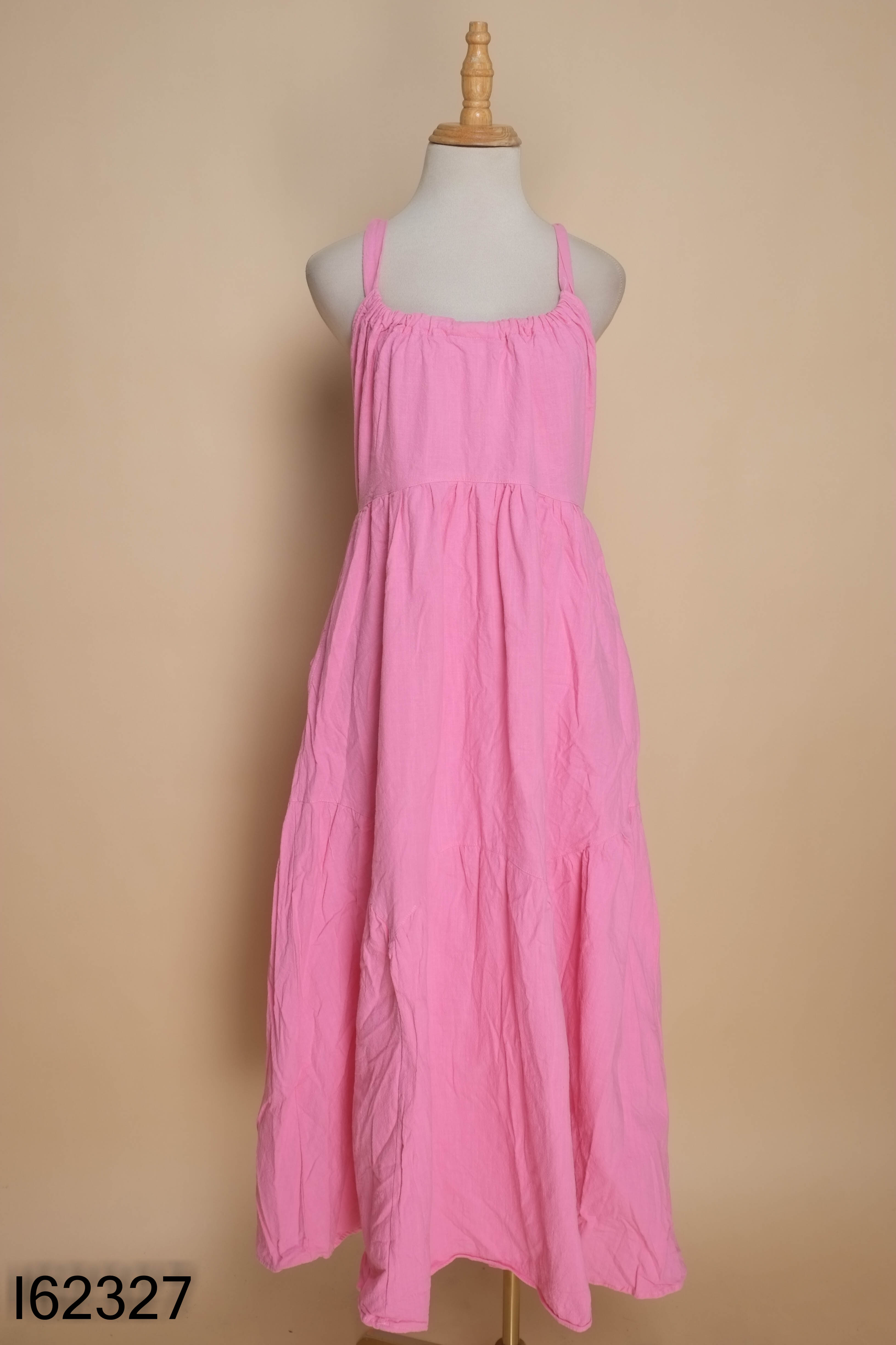 Váy linen hồng cut lưng