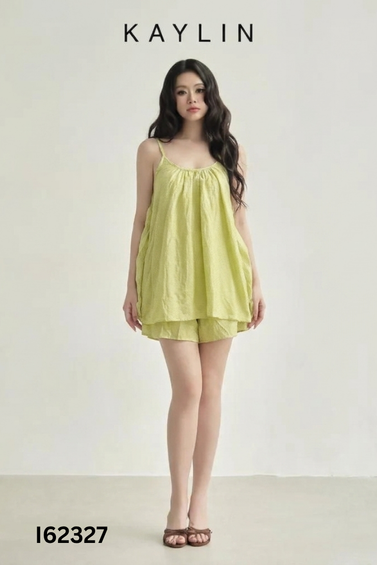 Set xanh sọc áo kiểu + quần shorts