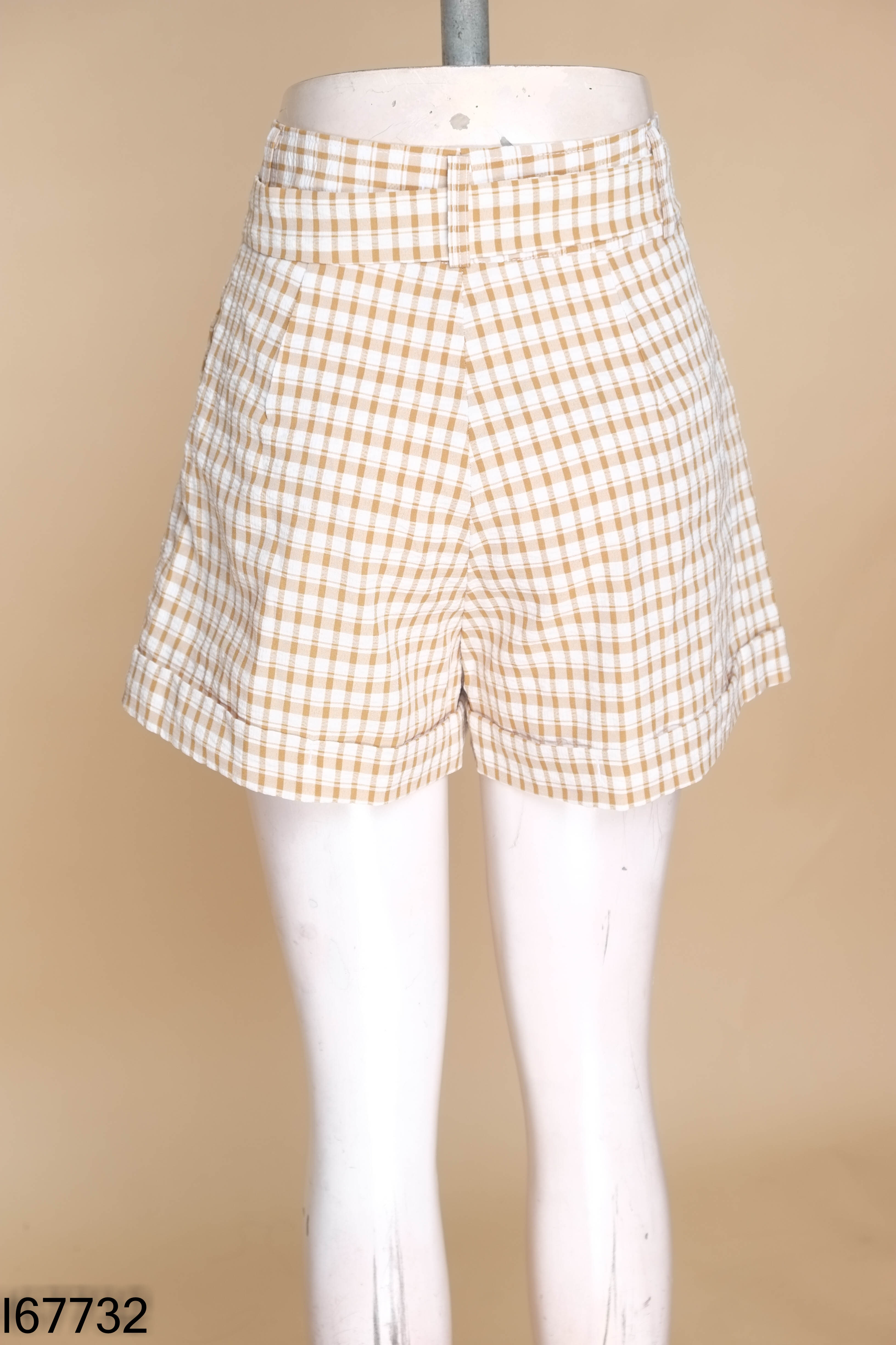 Quần short be nâu kẻ