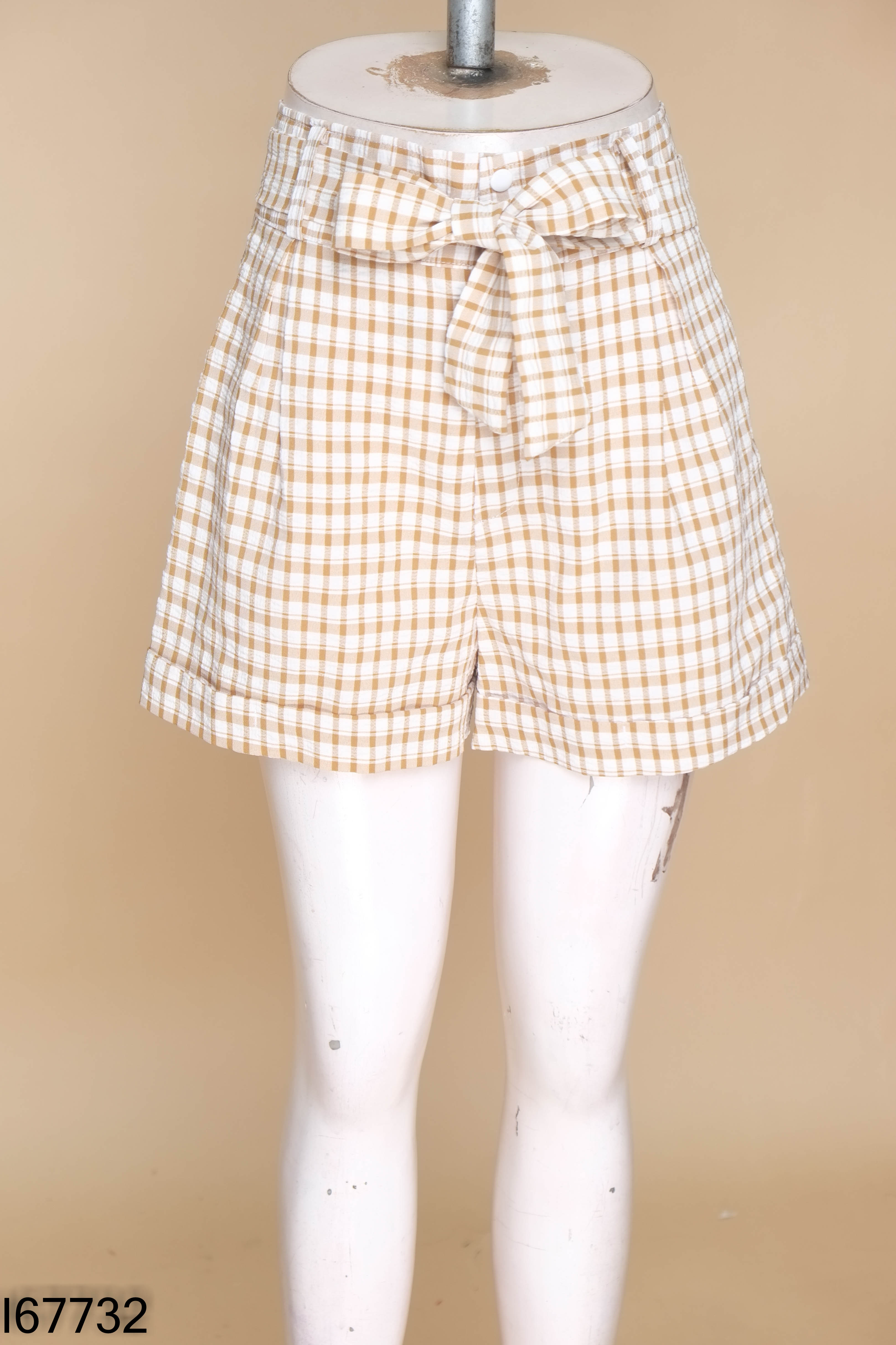 Quần short be nâu kẻ