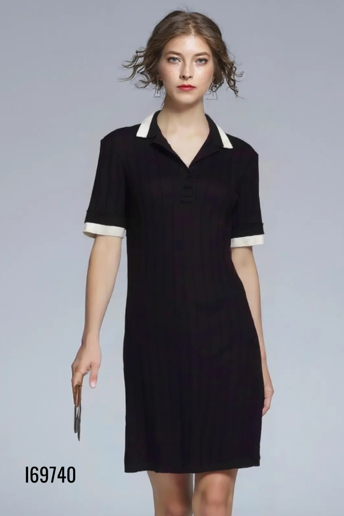 Váy len xanh than viền be