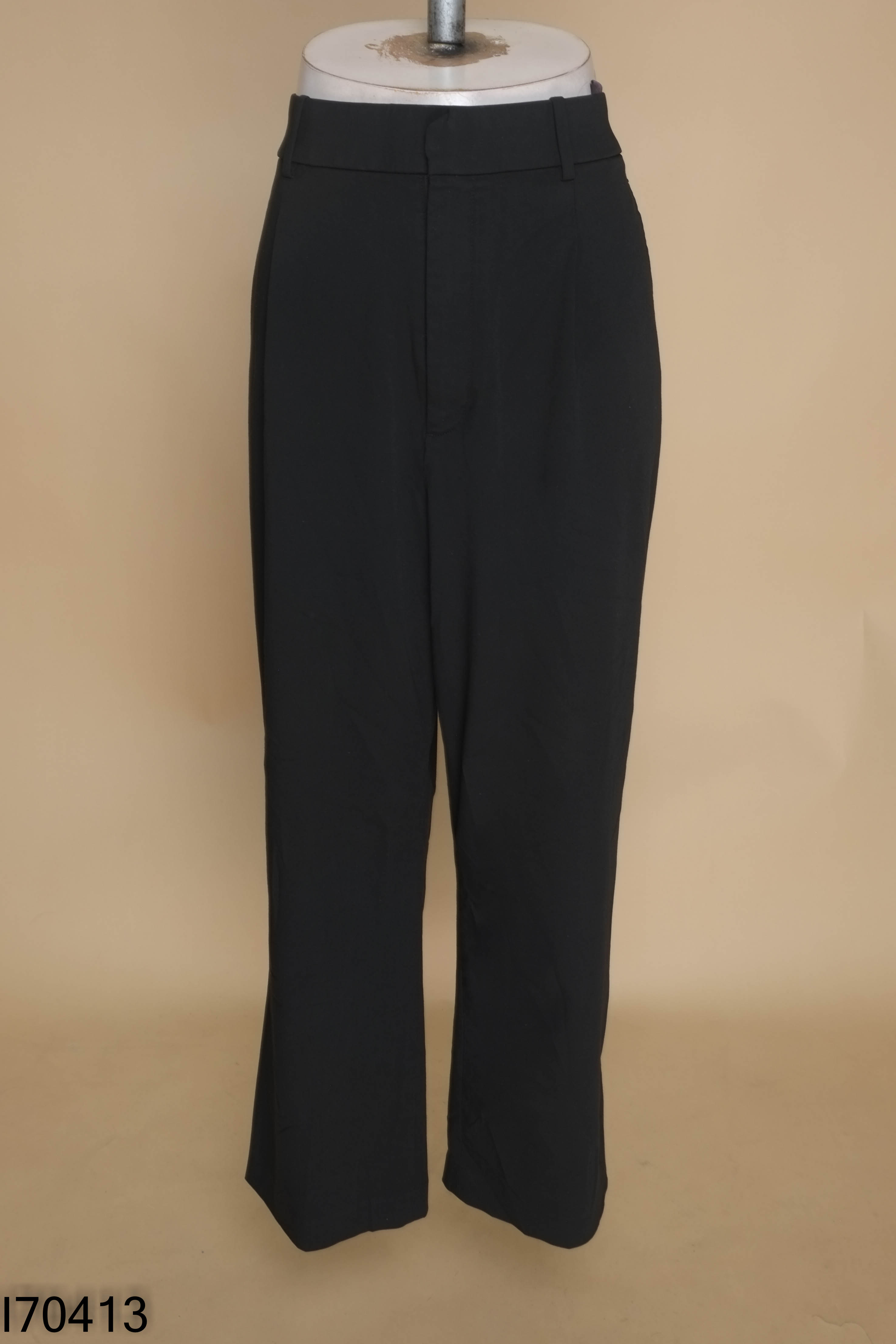 Quần UNIQLO baggy vải đen