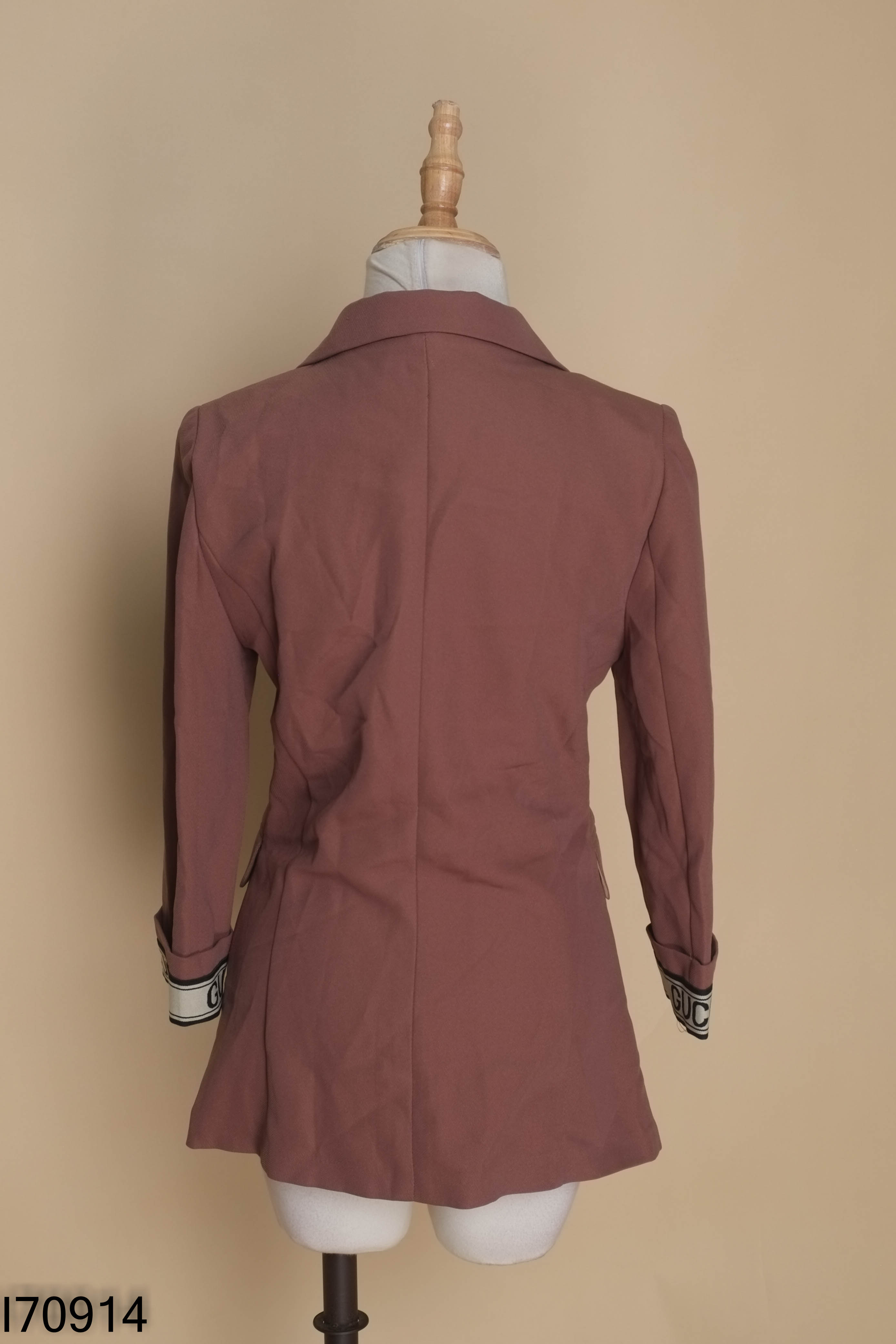 Áo vest nâu tay lỡ