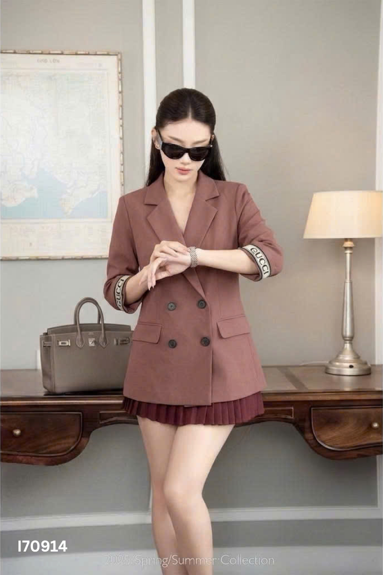 Áo vest nâu tay lỡ