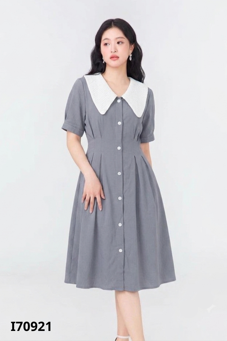 Váy xanh phối cổ trắng