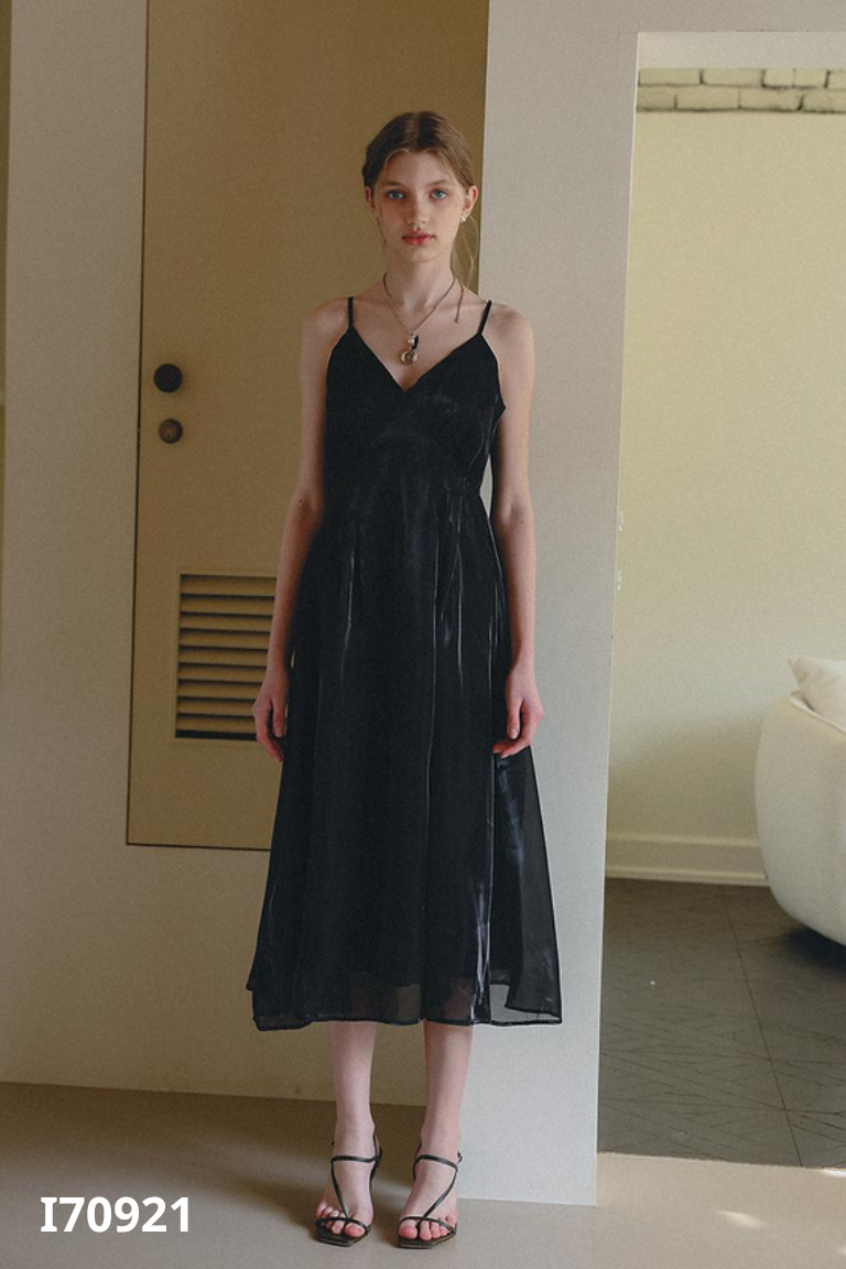 Váy organza đen hai dây