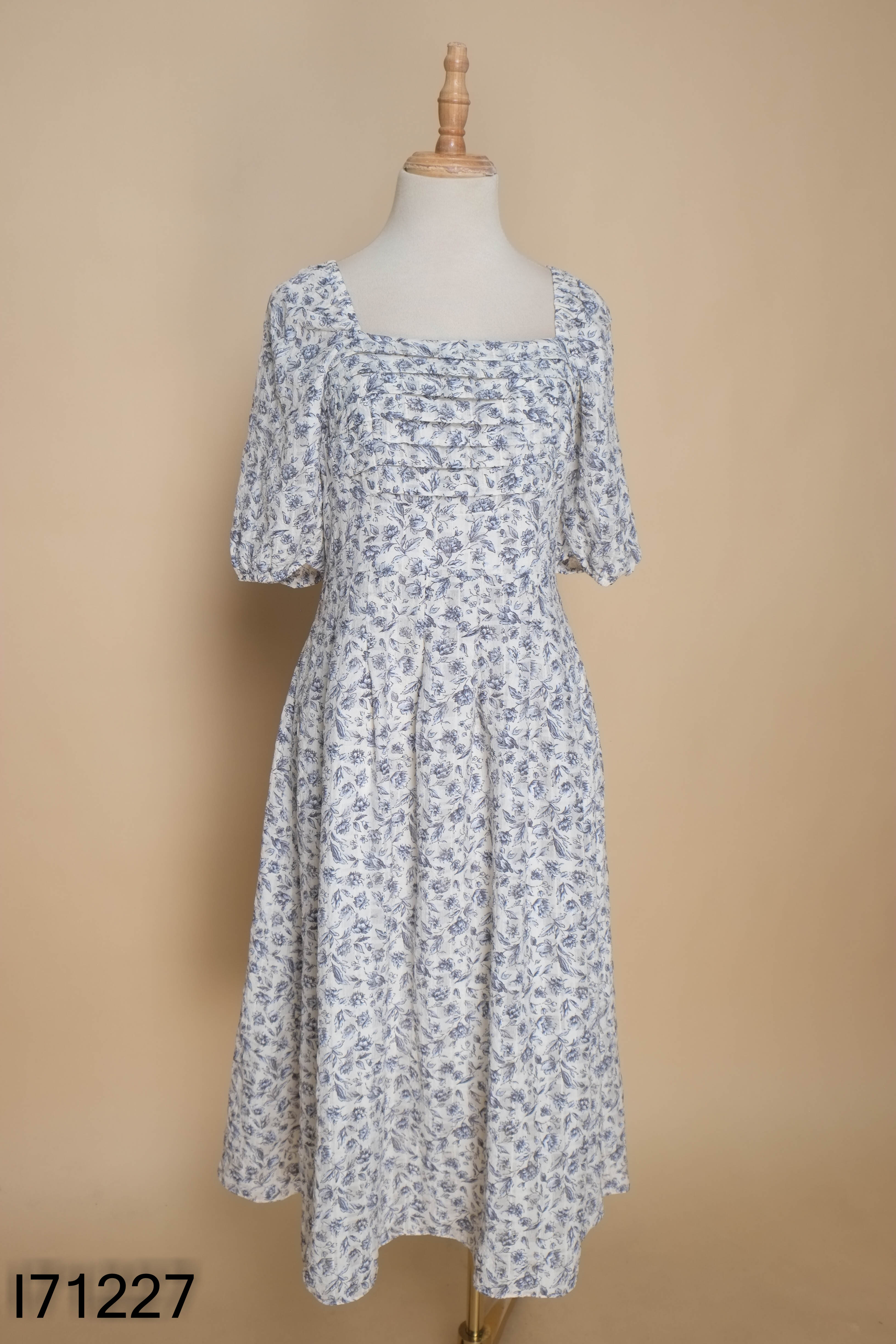 Váy CLARA MARE be họa tiết xanh