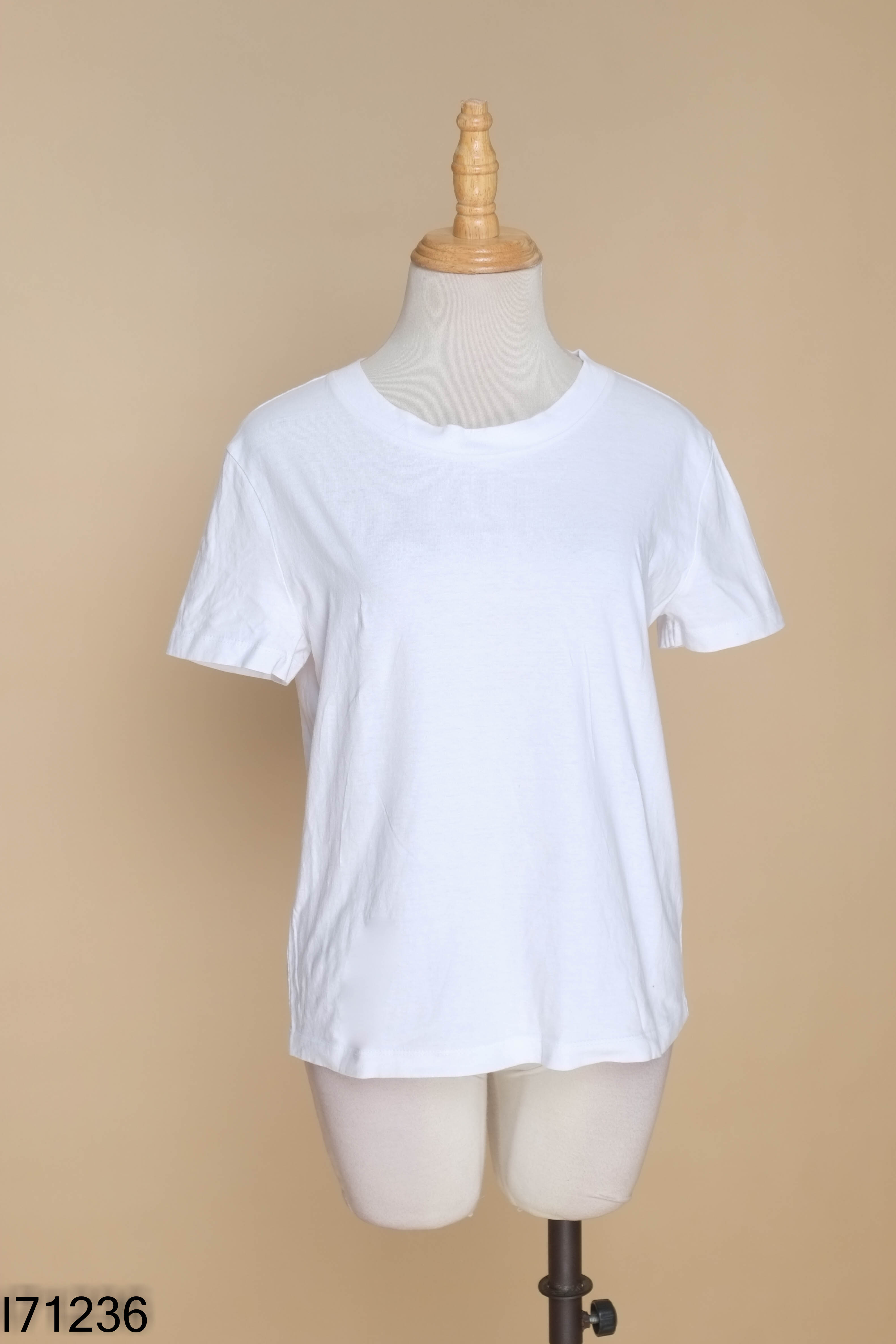 Áo đen NOSBYN cổ thuyền