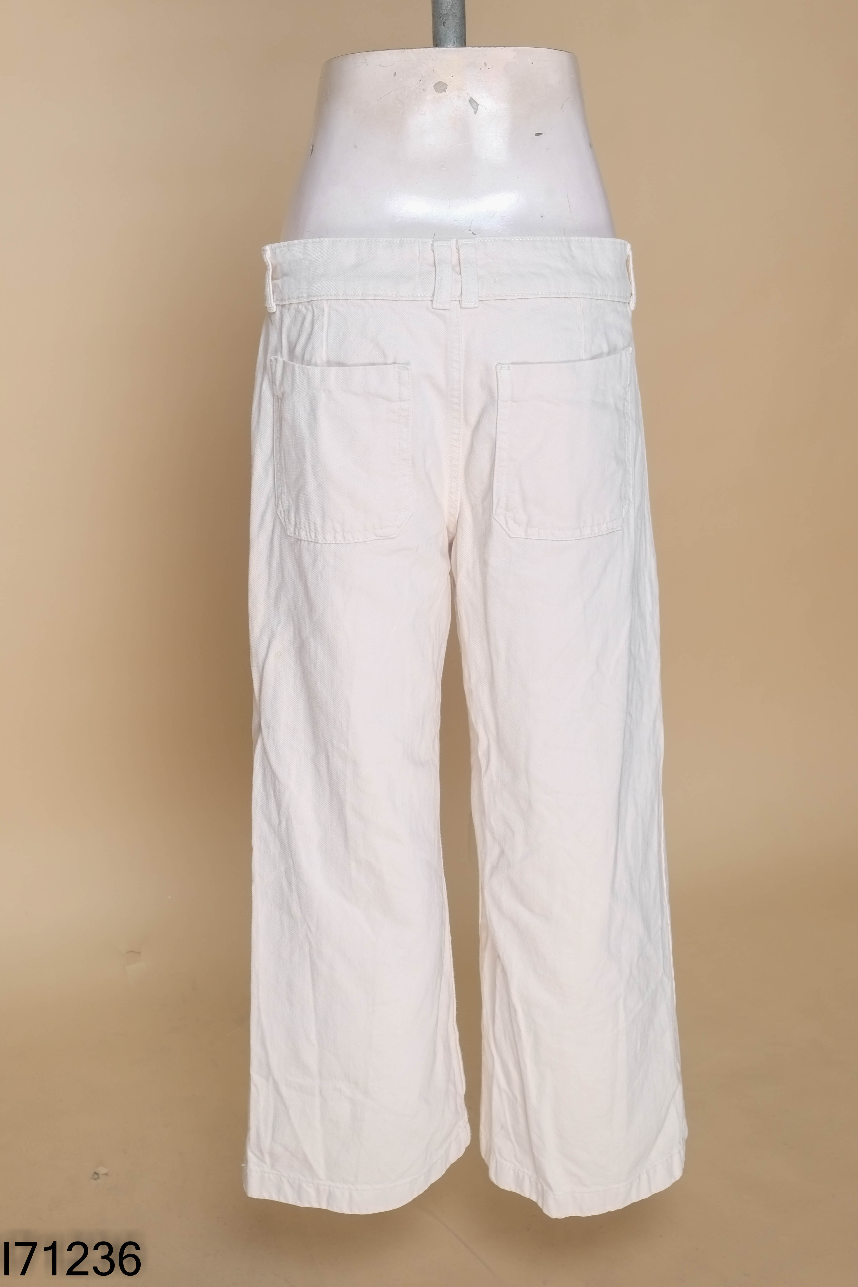 Quần jeans MANGO be trơn