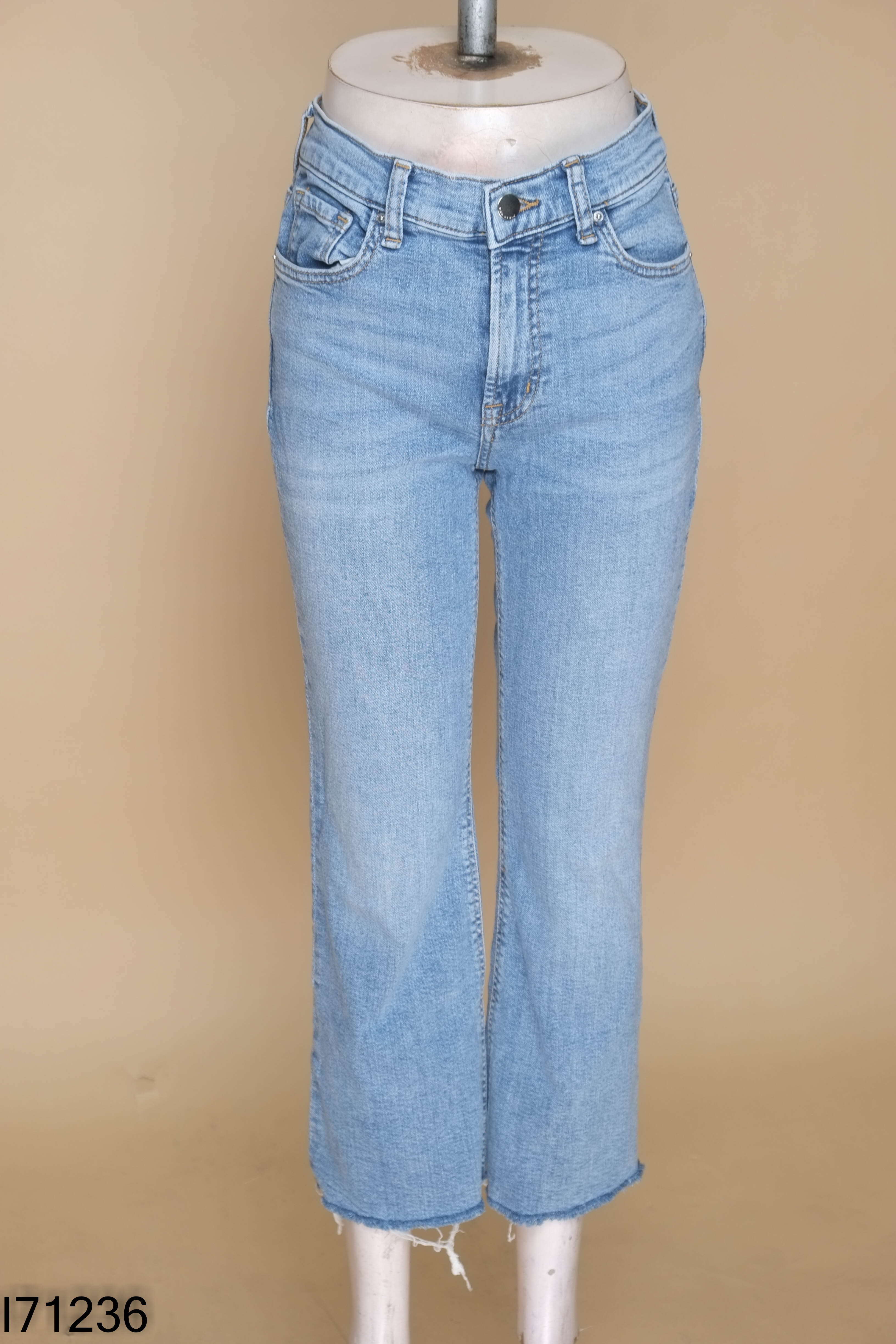 Quần jeans MANGO xanh nhạt