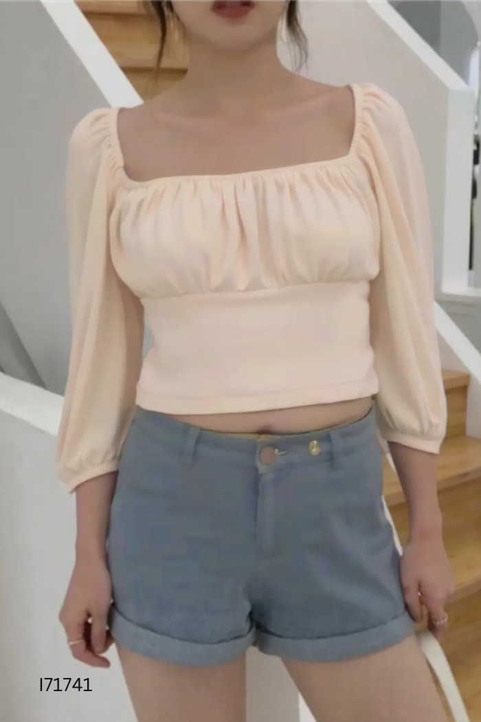 Áo VIEN TRAN be cổ vuông