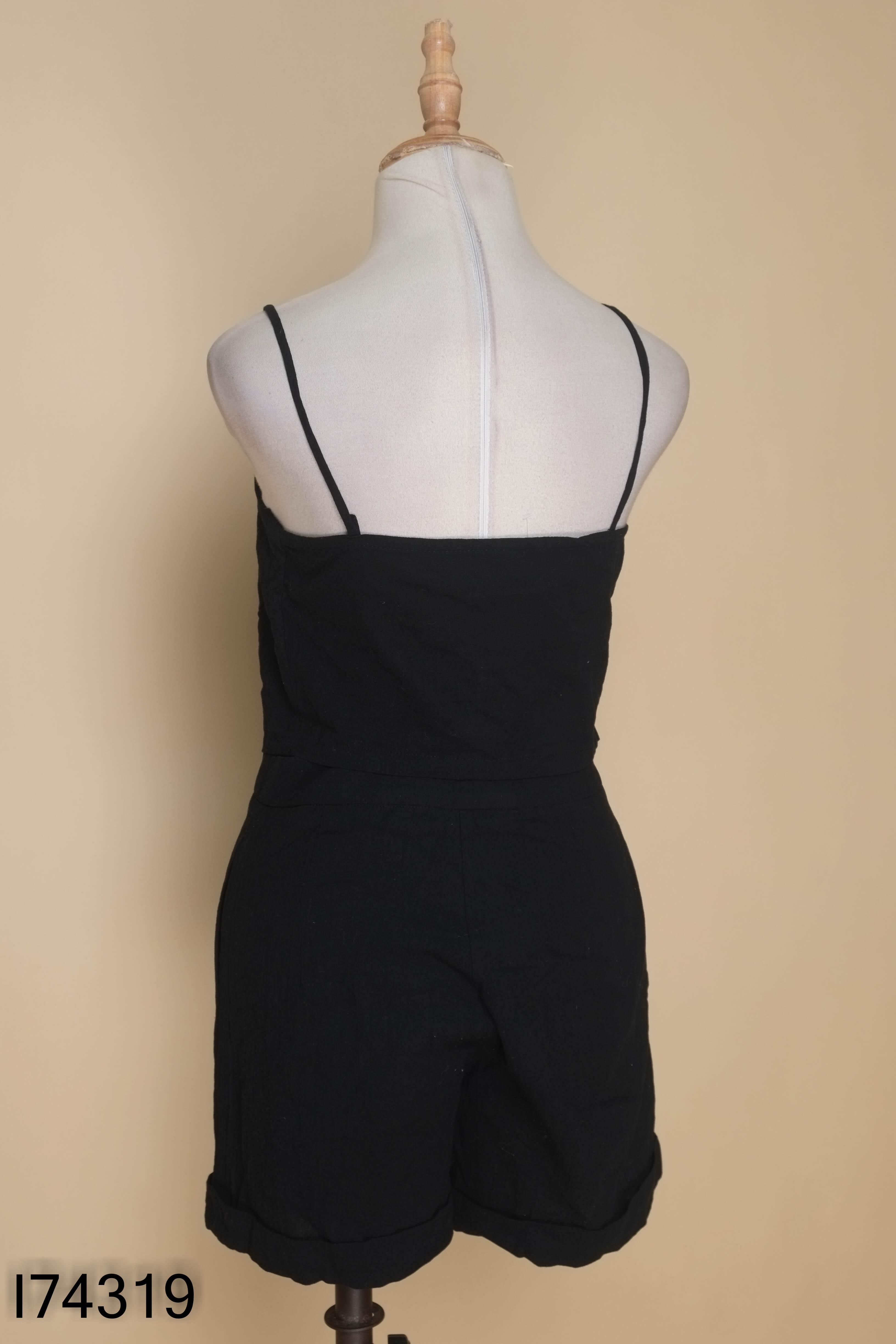 NEWTAG Set Áo hai dây đũi LYRA đen + quần shorts