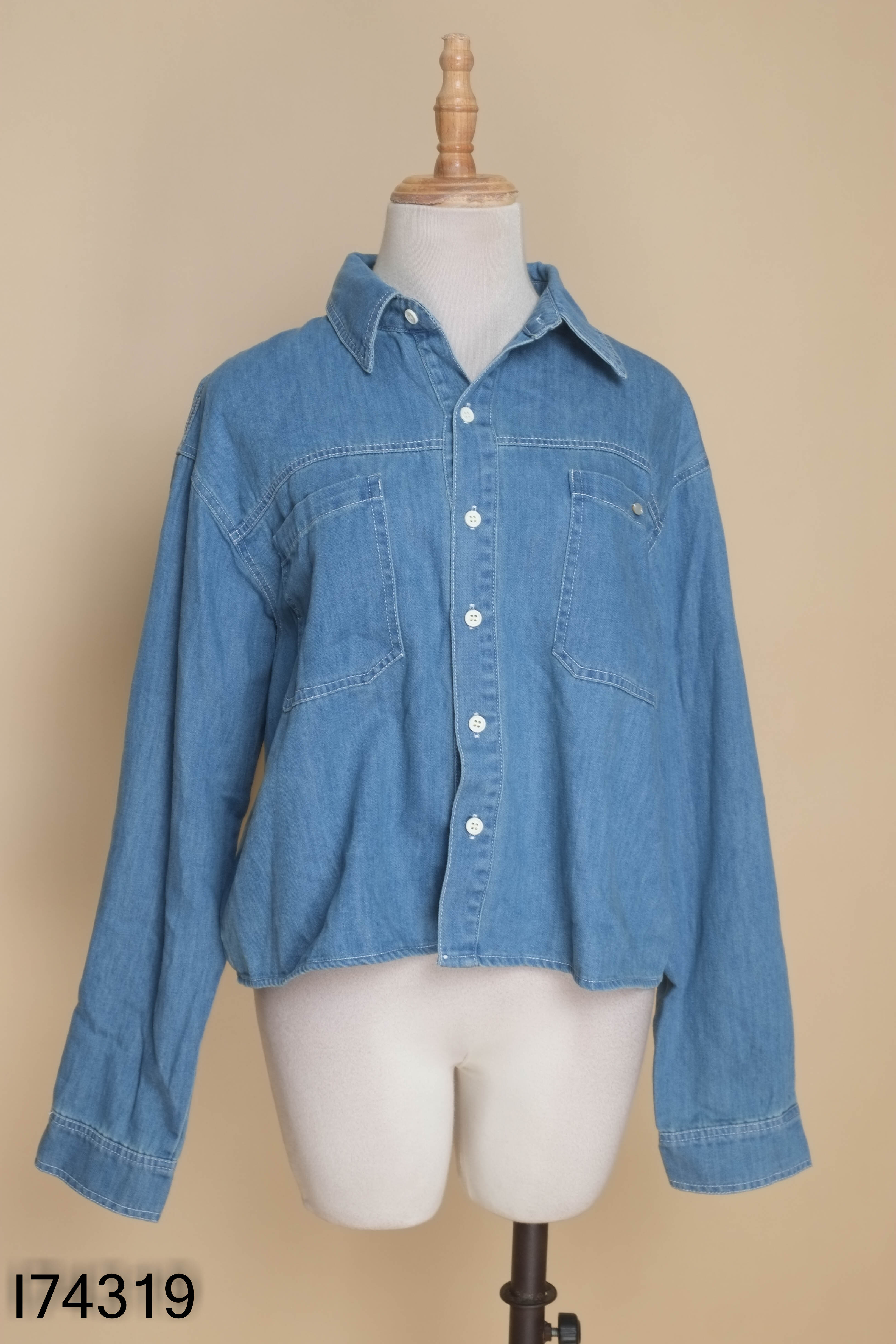 Áo sơ mi jeans xanh nhạt