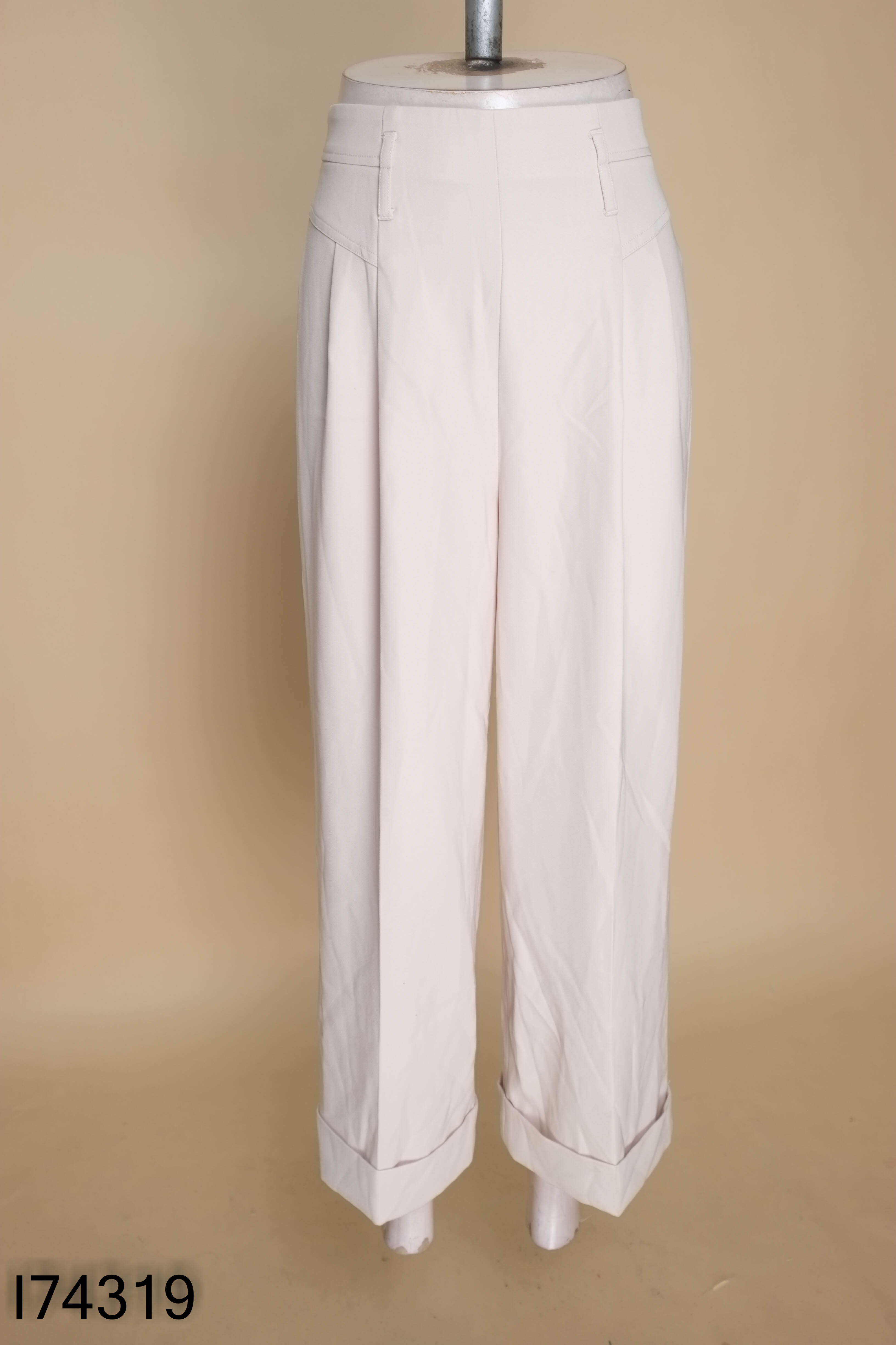 Quần be D.CHIC gấp gấu