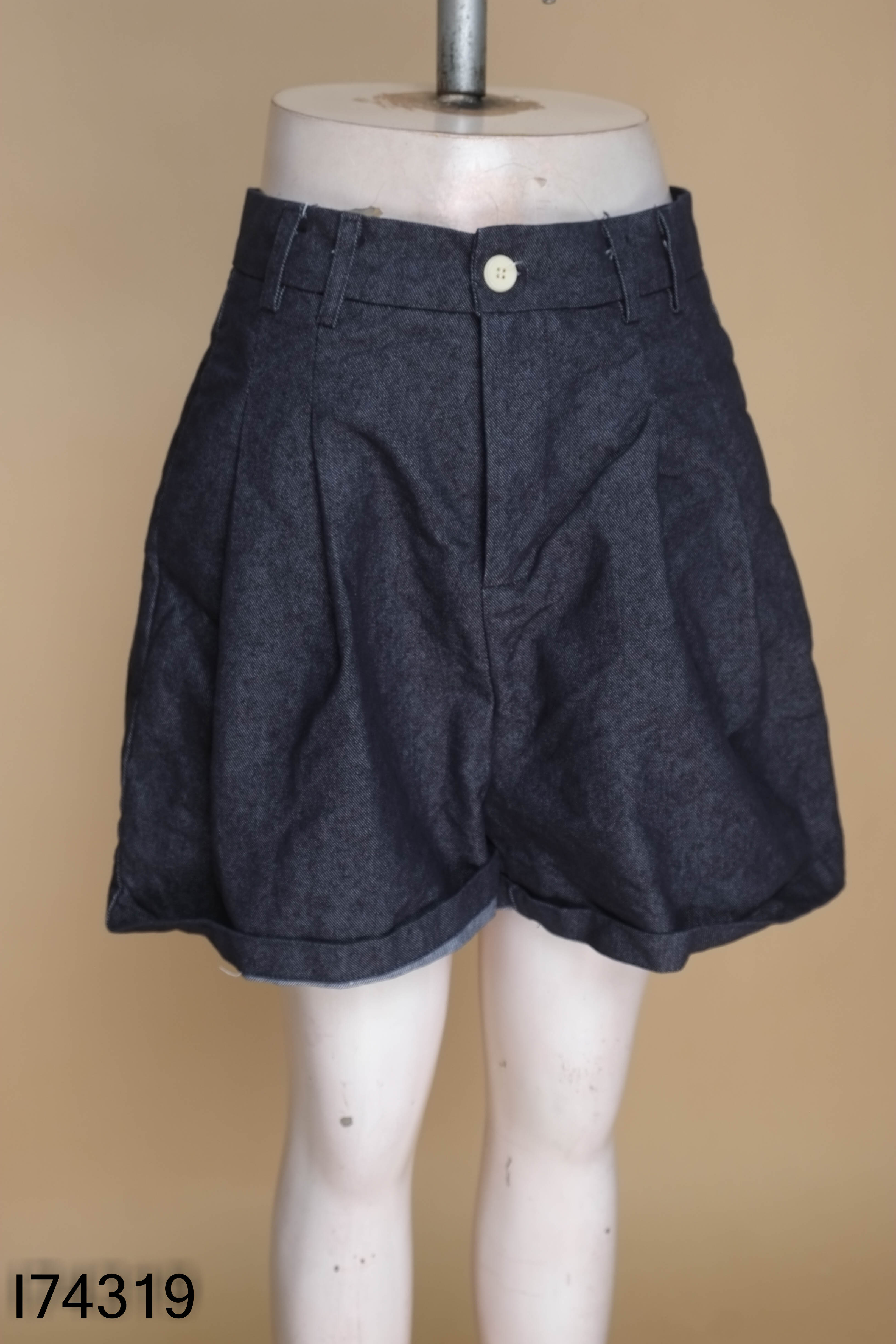 Quần shorts jeans xanh đậm