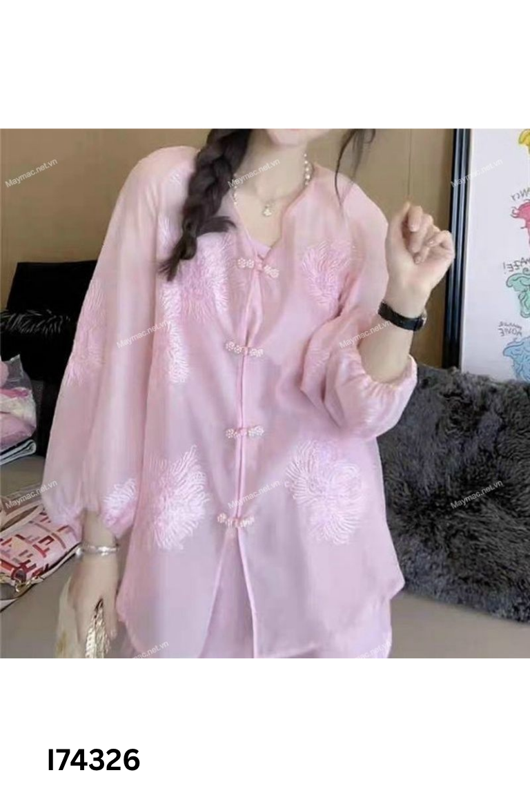 Áo voan hồng thêu hoa khuy ngọc